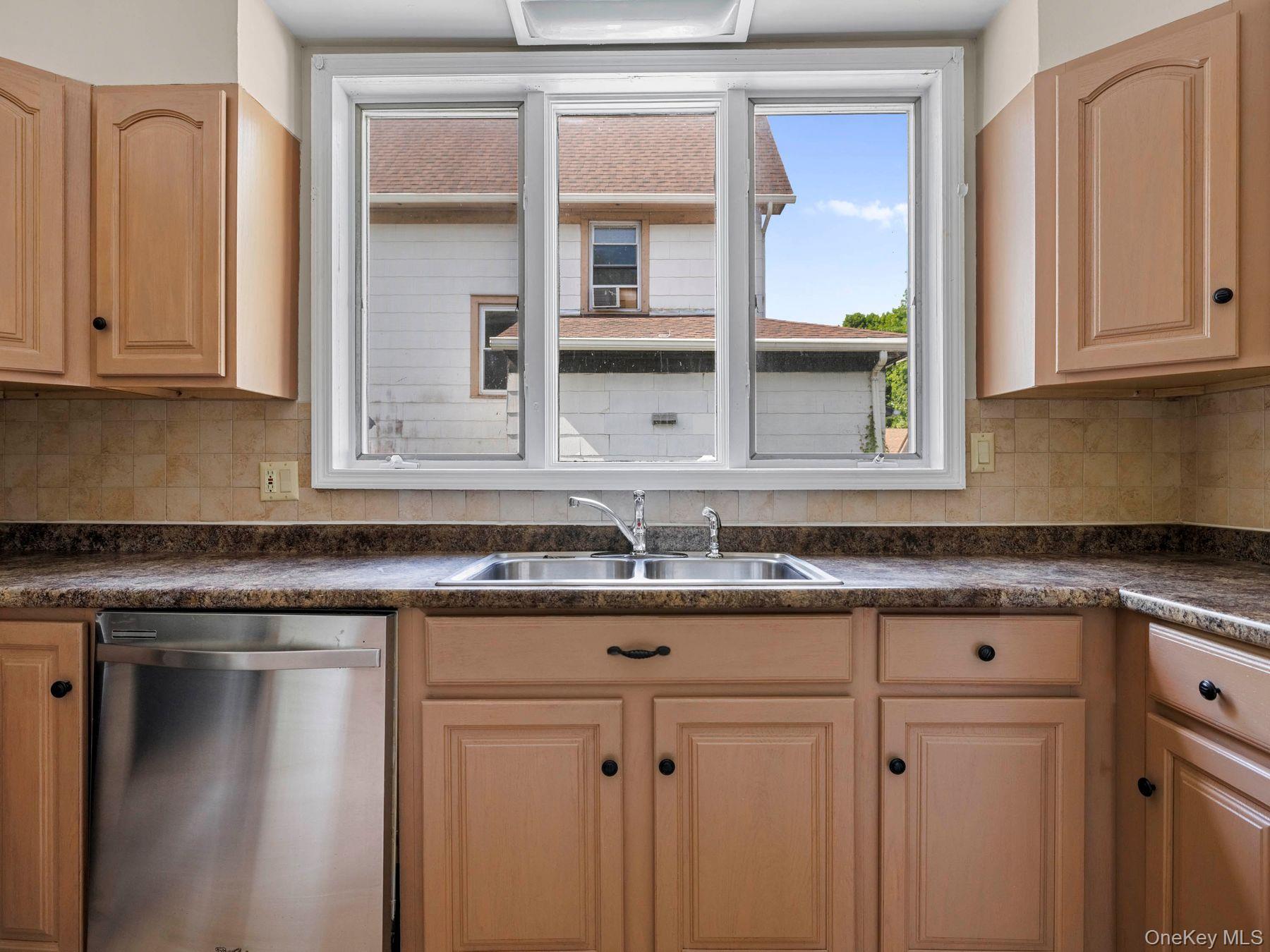 169 E Chester Street Property Photo 13