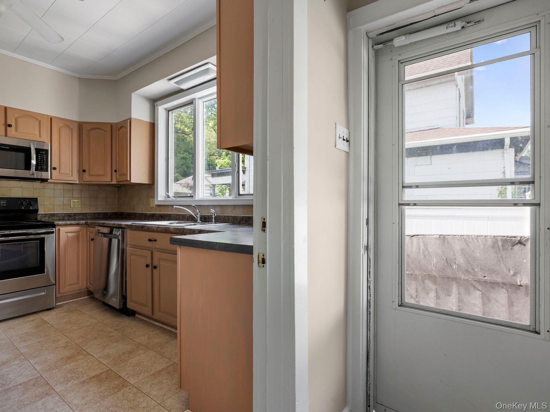 169 E Chester Street Property Photo 17