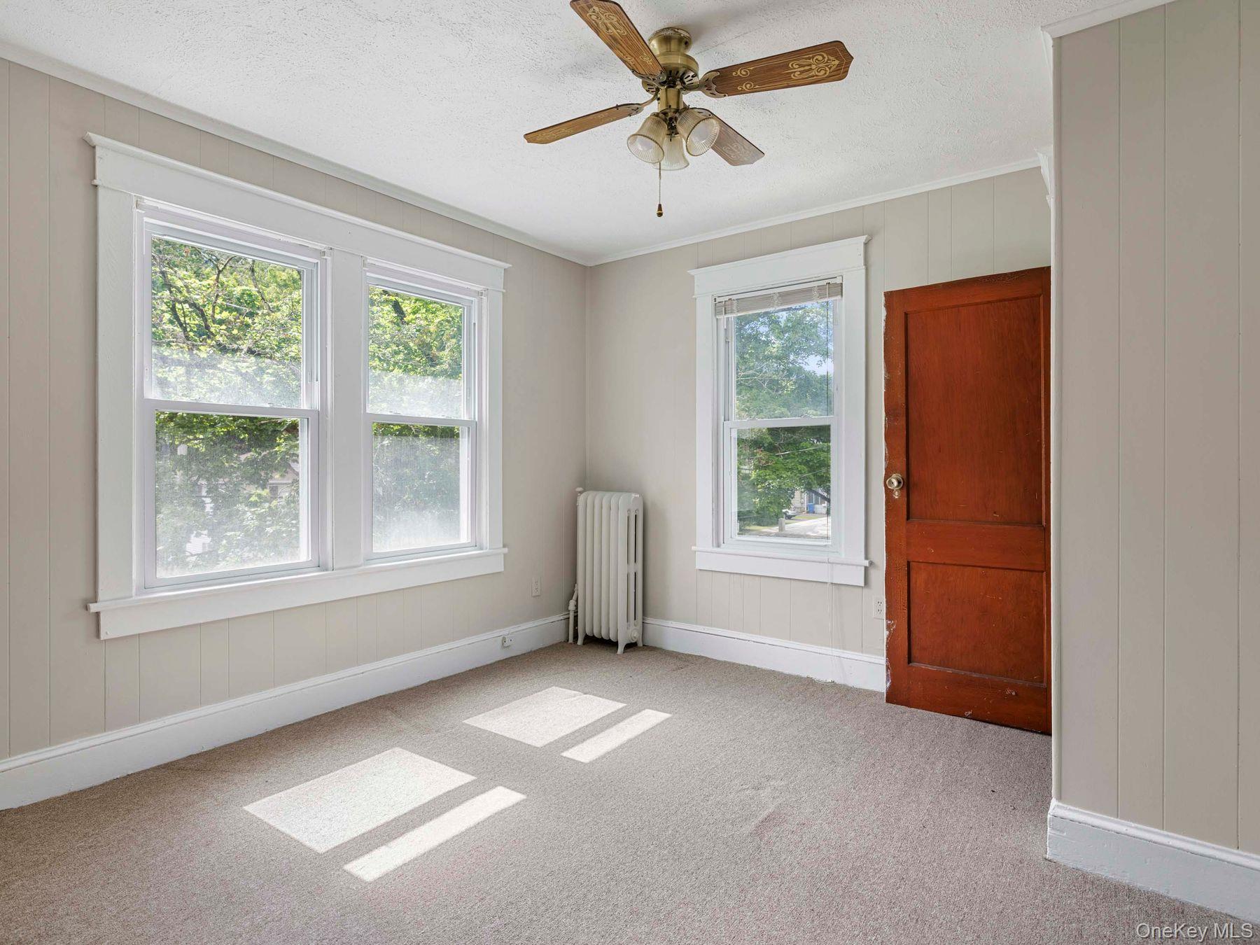 169 E Chester Street Property Photo 24