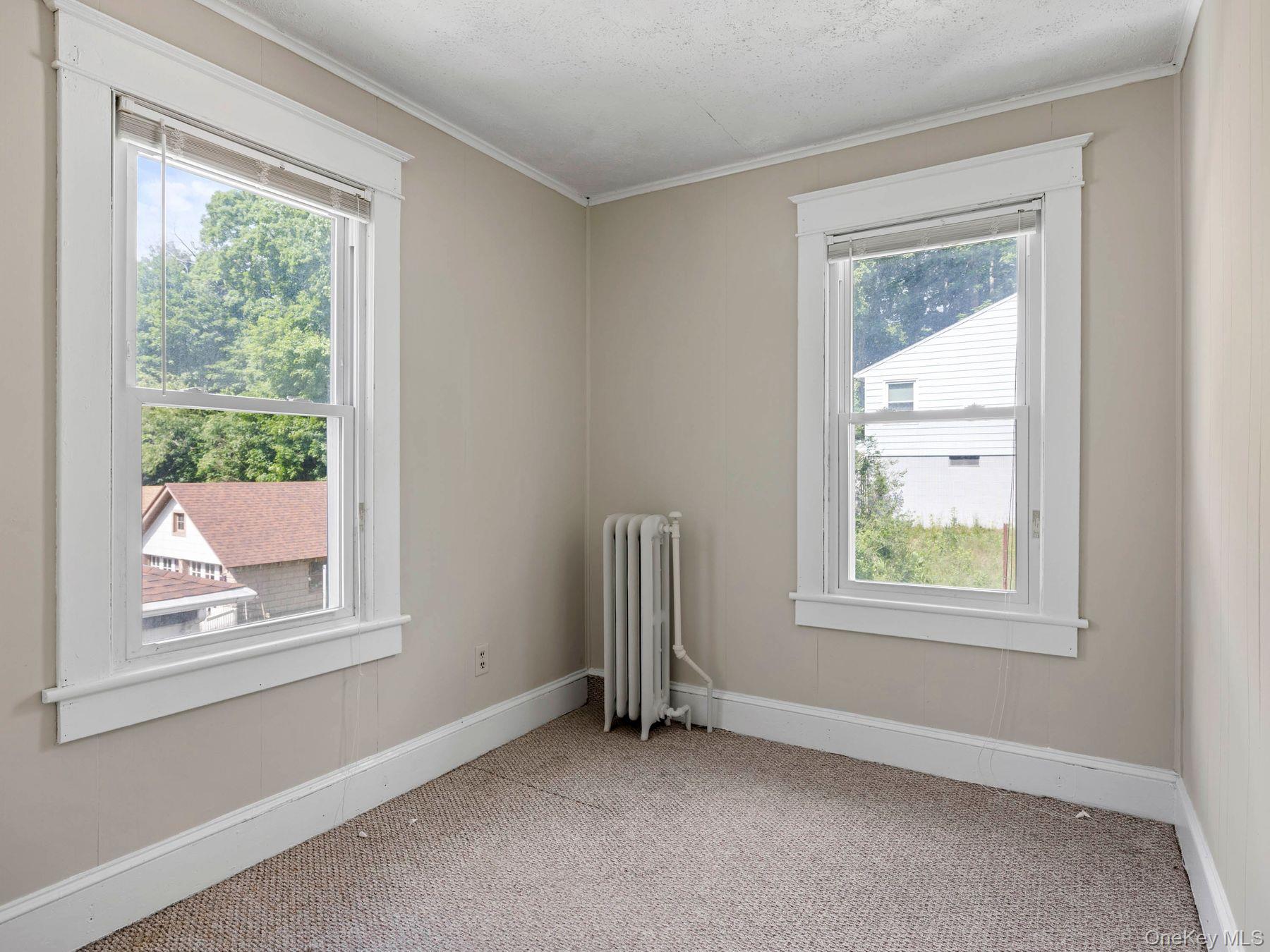 169 E Chester Street Property Photo 28