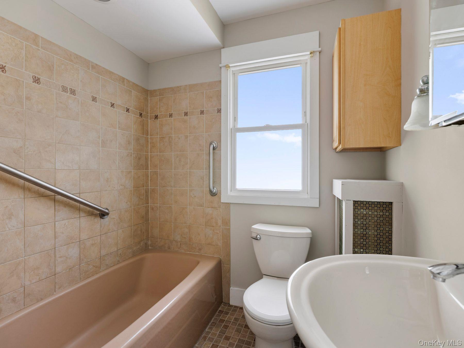 169 E Chester Street Property Photo 31
