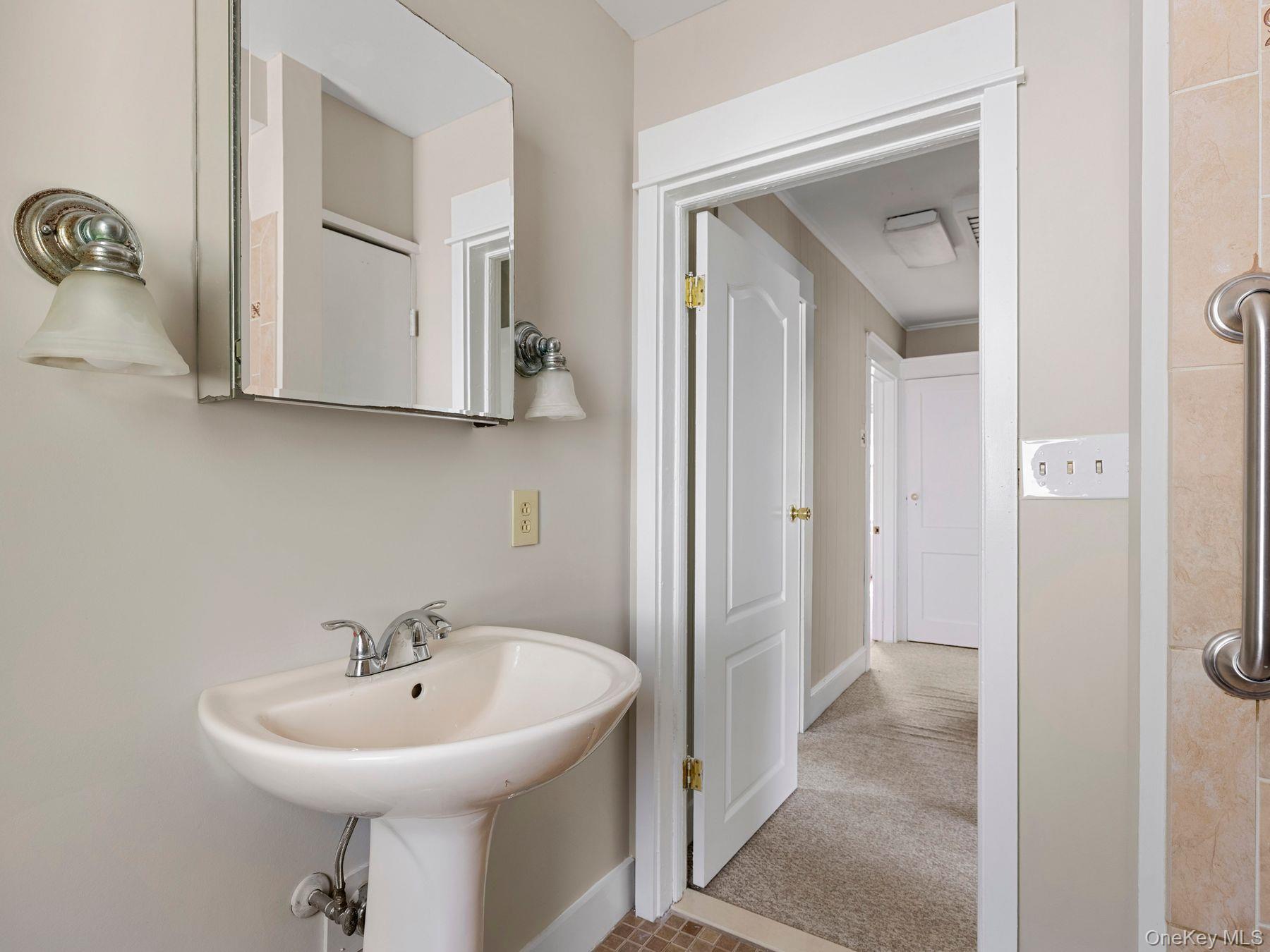 169 E Chester Street Property Photo 32