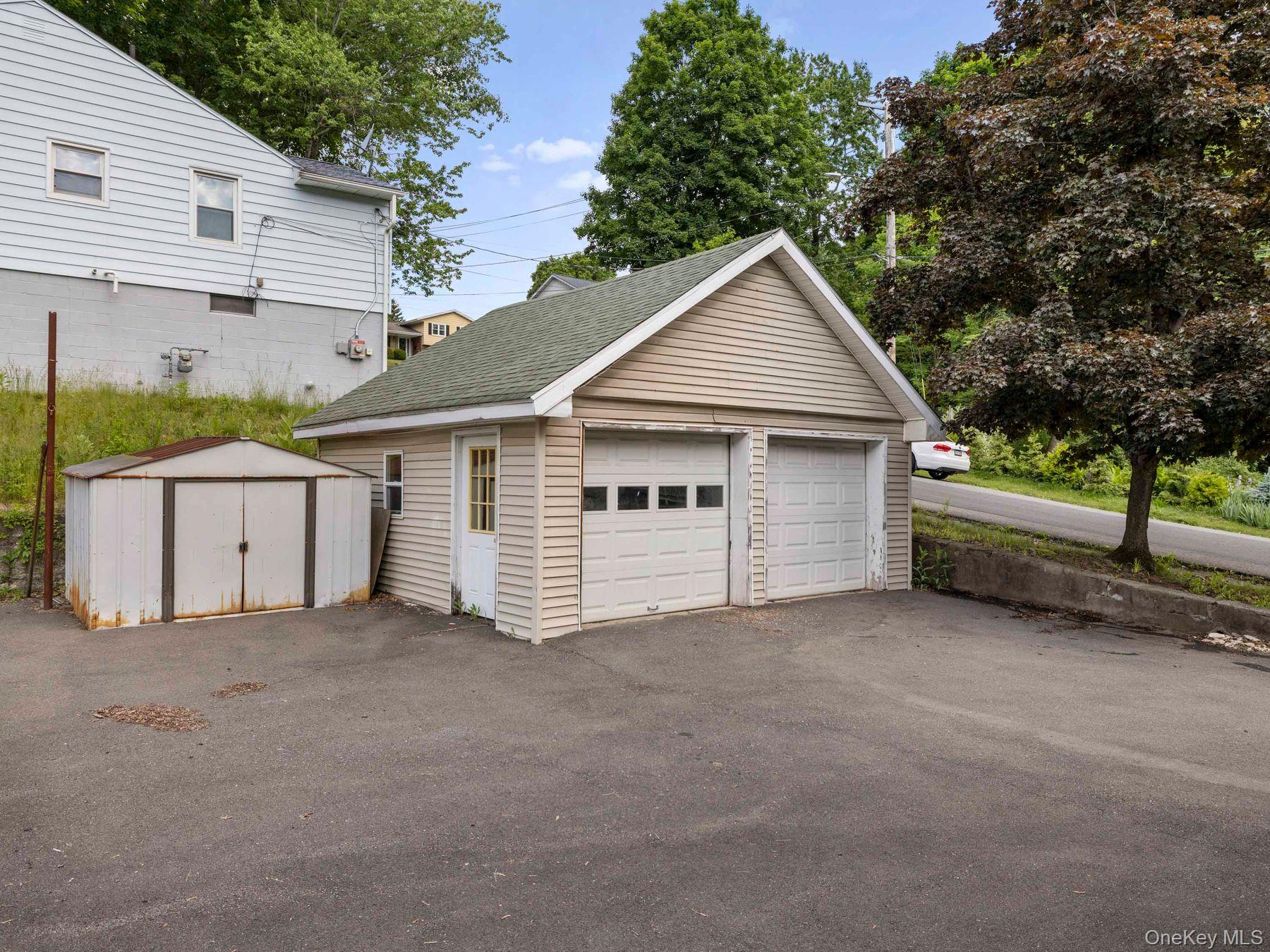 169 E Chester Street Property Photo 37