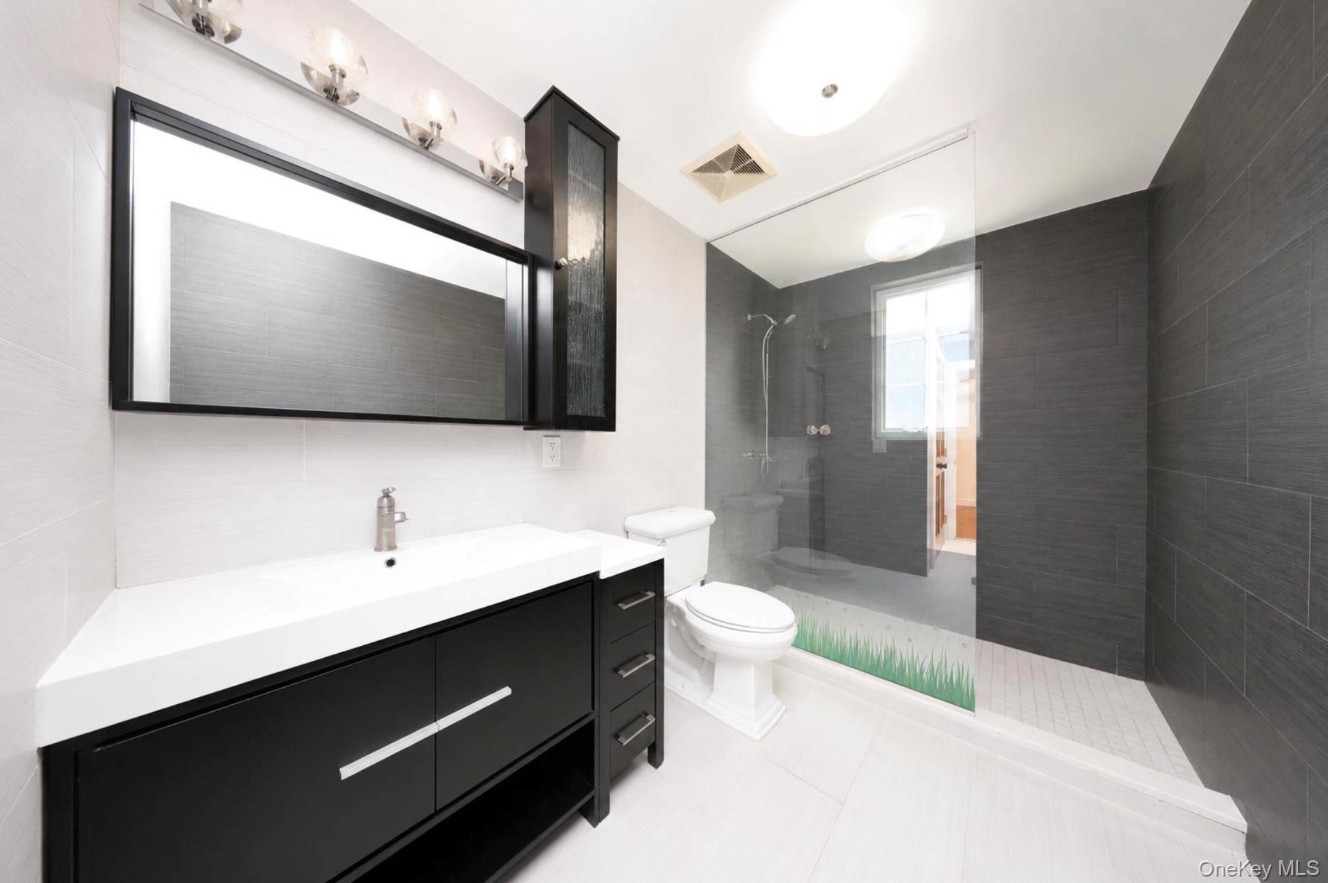 24809 Rushmore Avenue Property Photo 9
