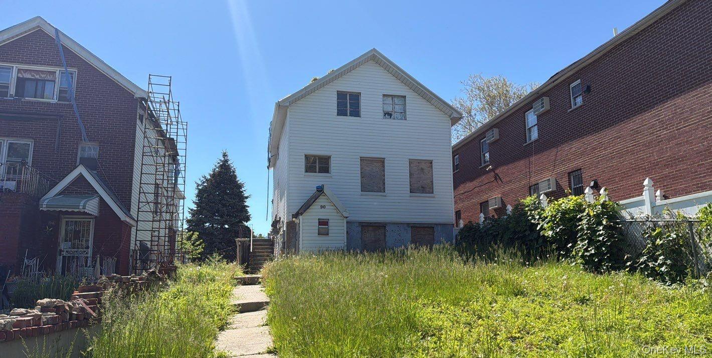 90 Jackie Robinson Parkway Property Photo 1