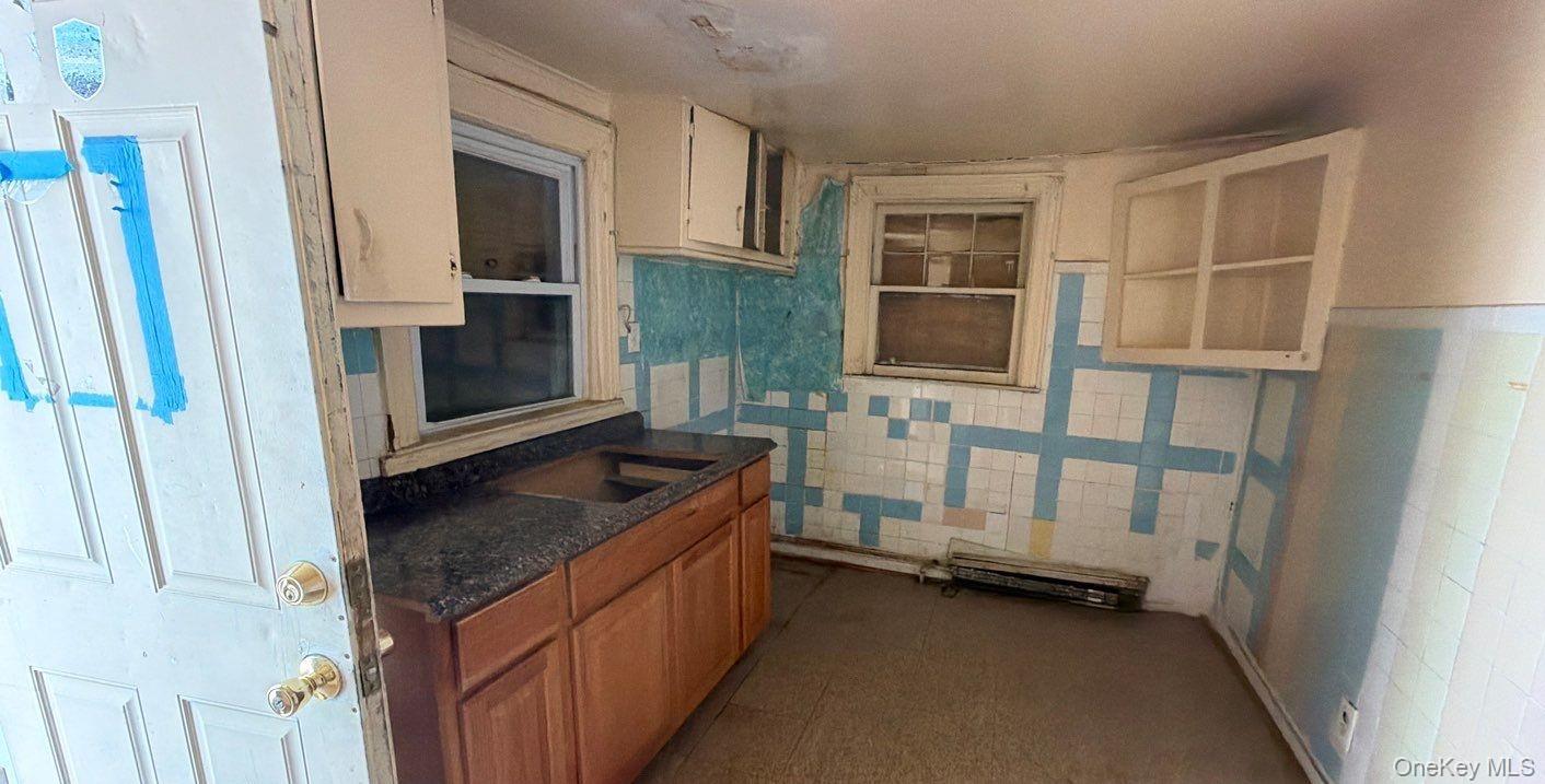 90 Jackie Robinson Parkway Property Photo 2
