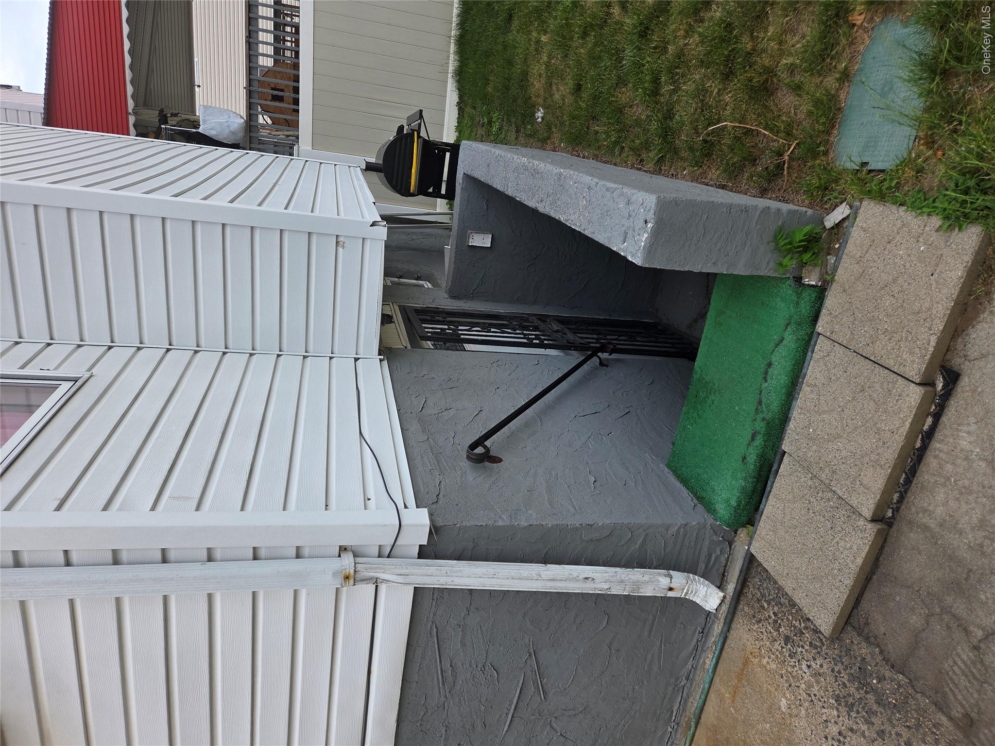 12023 164th Street Property Photo 8