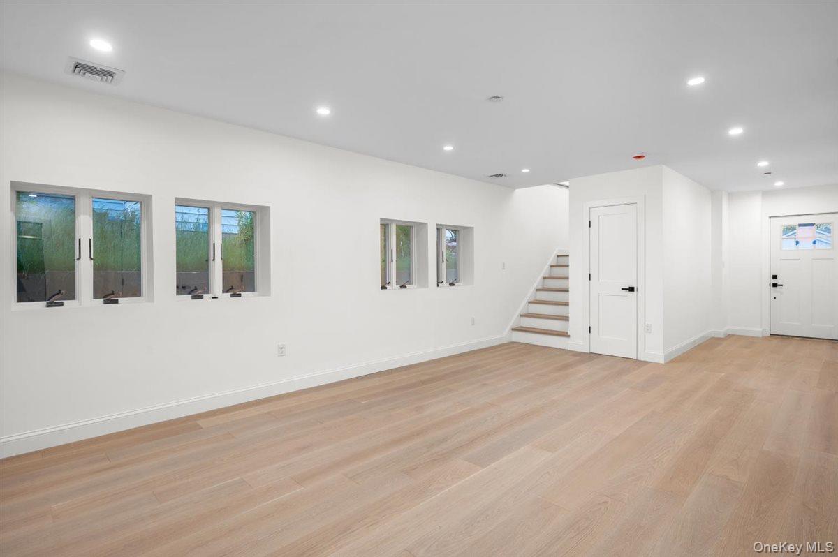 215 Prospect Avenue Property Photo 19
