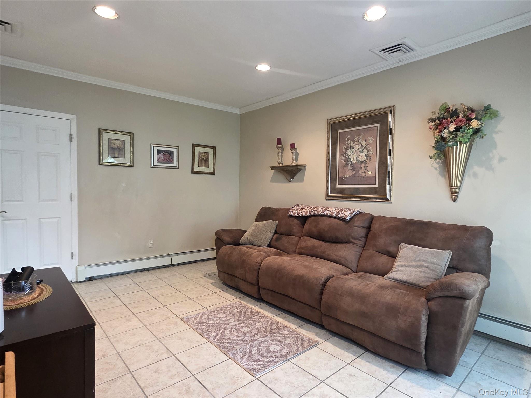 2663 Columbus Avenue Property Photo 9