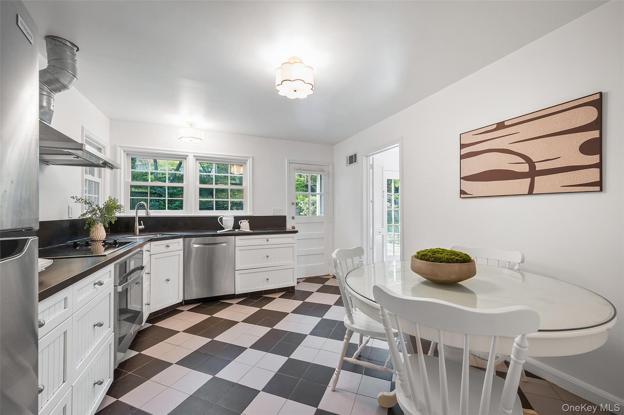 52 Midland Avenue Property Photo 13