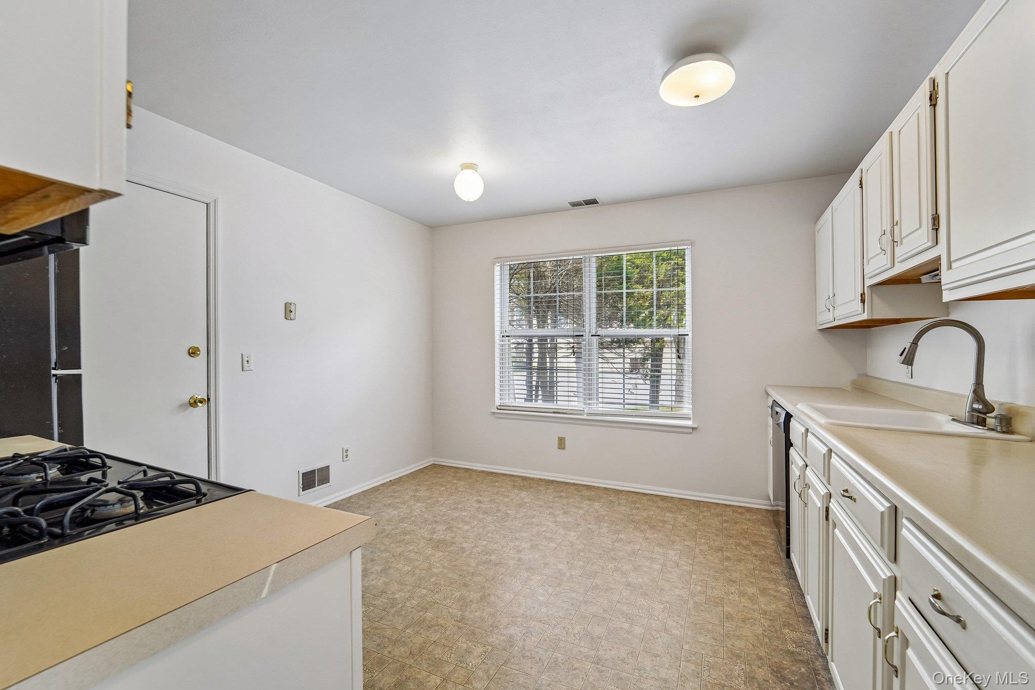 50 Olde Wagon Road Property Photo 12
