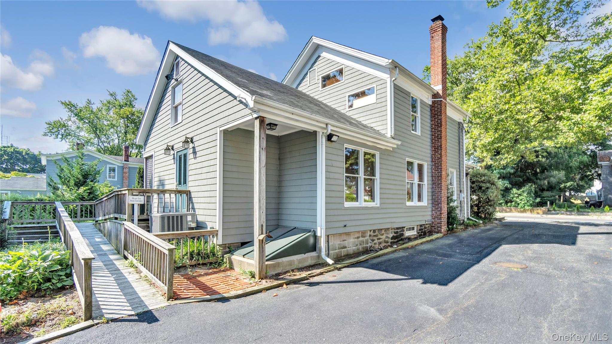 616 Roanoke Avenue Property Photo 2