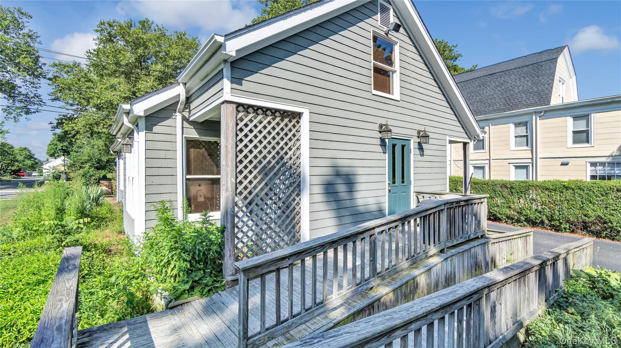 616 Roanoke Avenue Property Photo 3