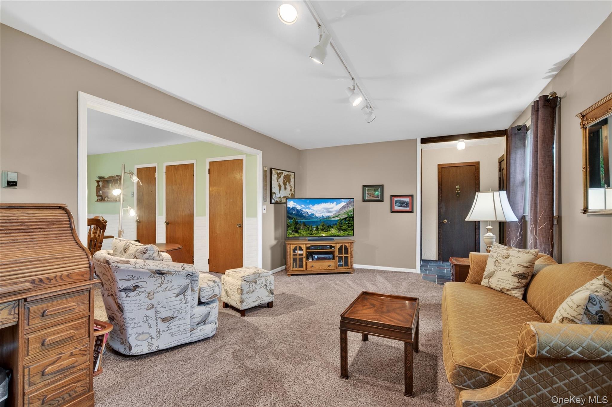 364 Lake Shore Drive Property Photo 6
