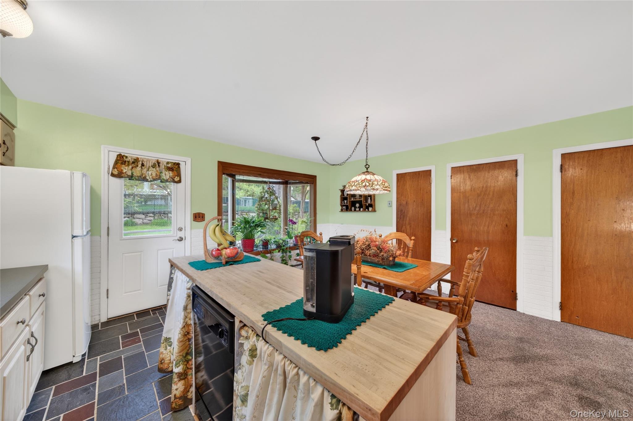 364 Lake Shore Drive Property Photo 14