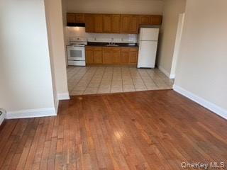 390 Main Street 3 Property Photo 1