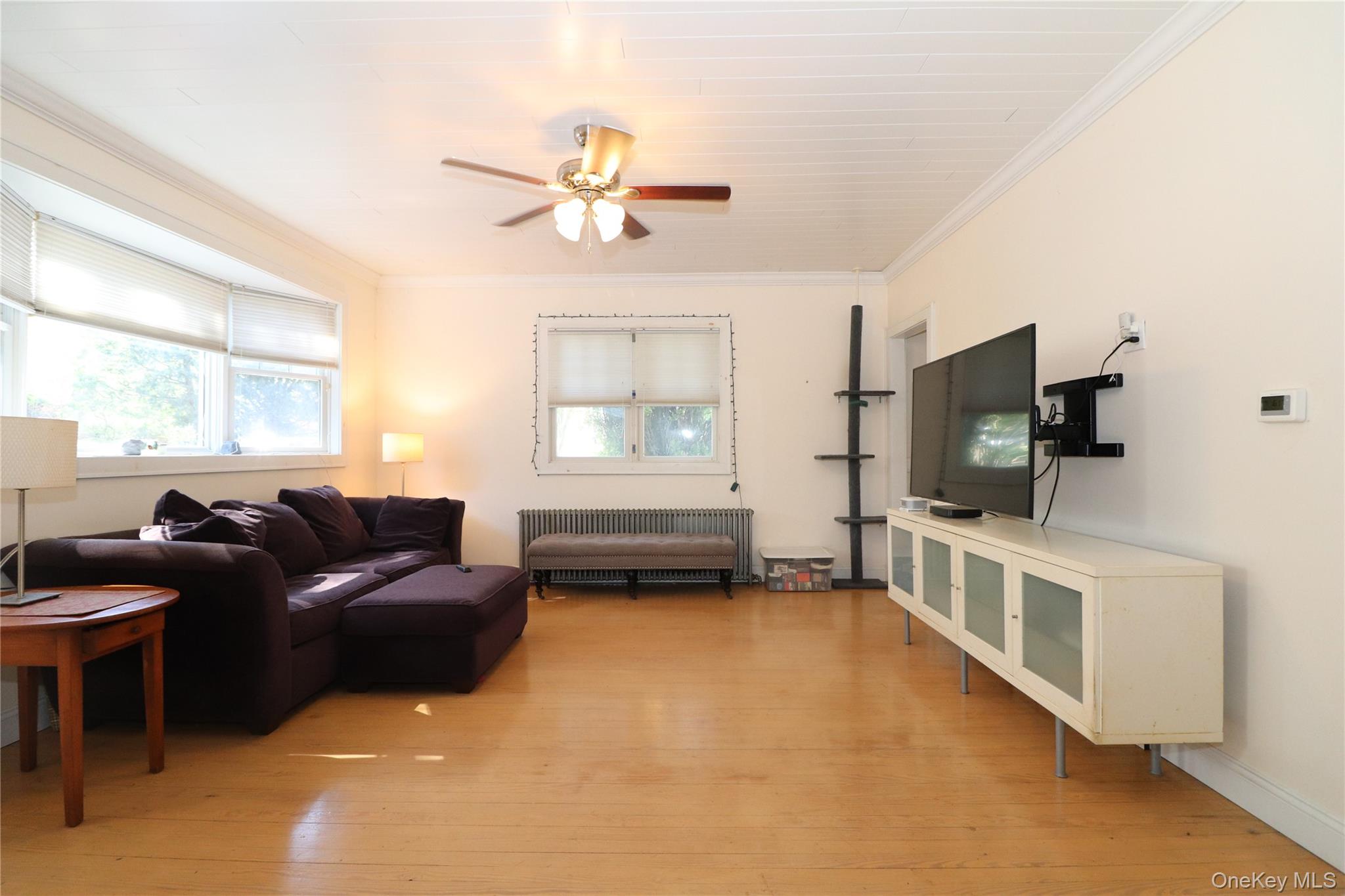 2027 Oakland Avenue Property Photo 6
