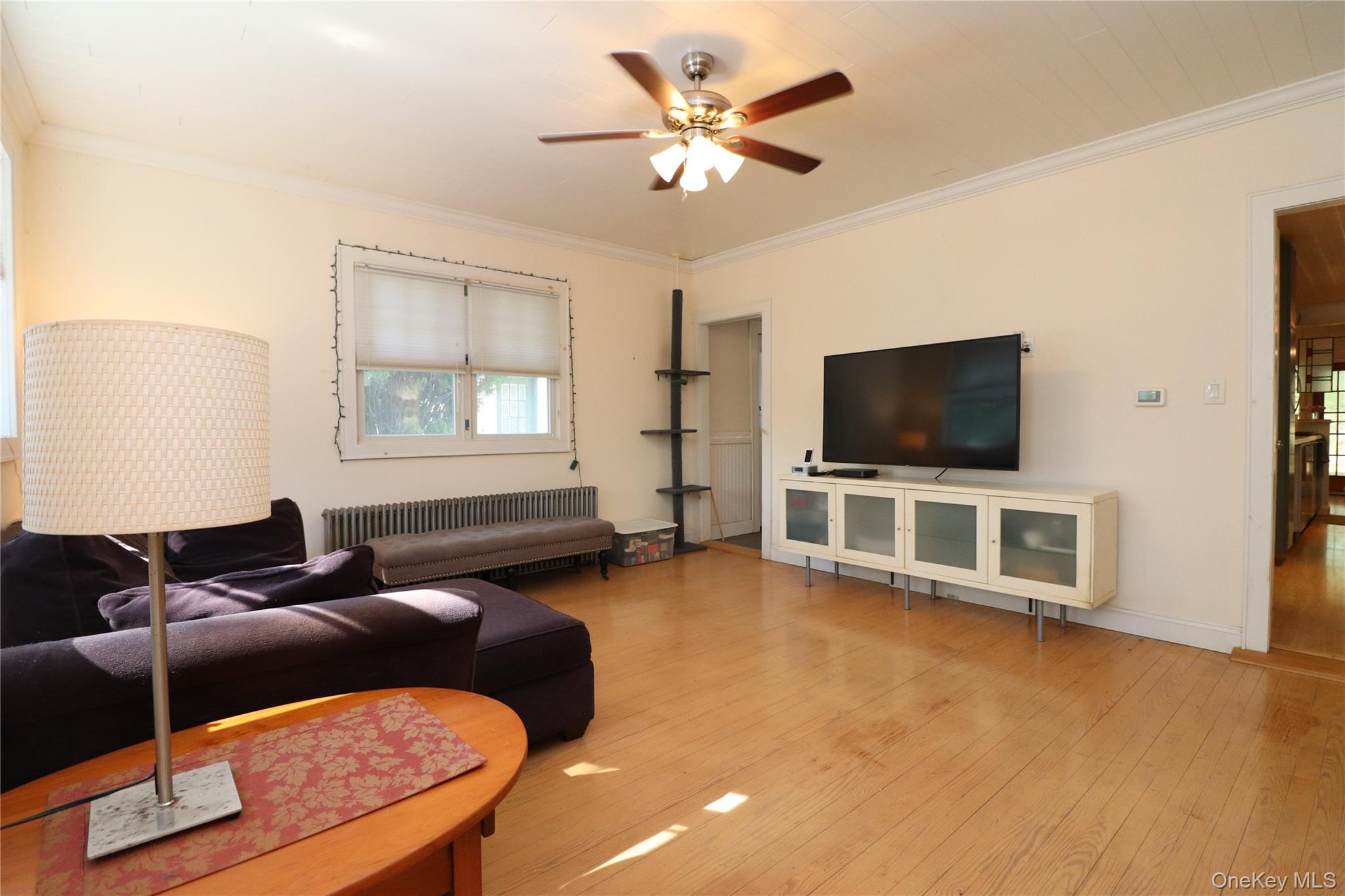 2027 Oakland Avenue Property Photo 8