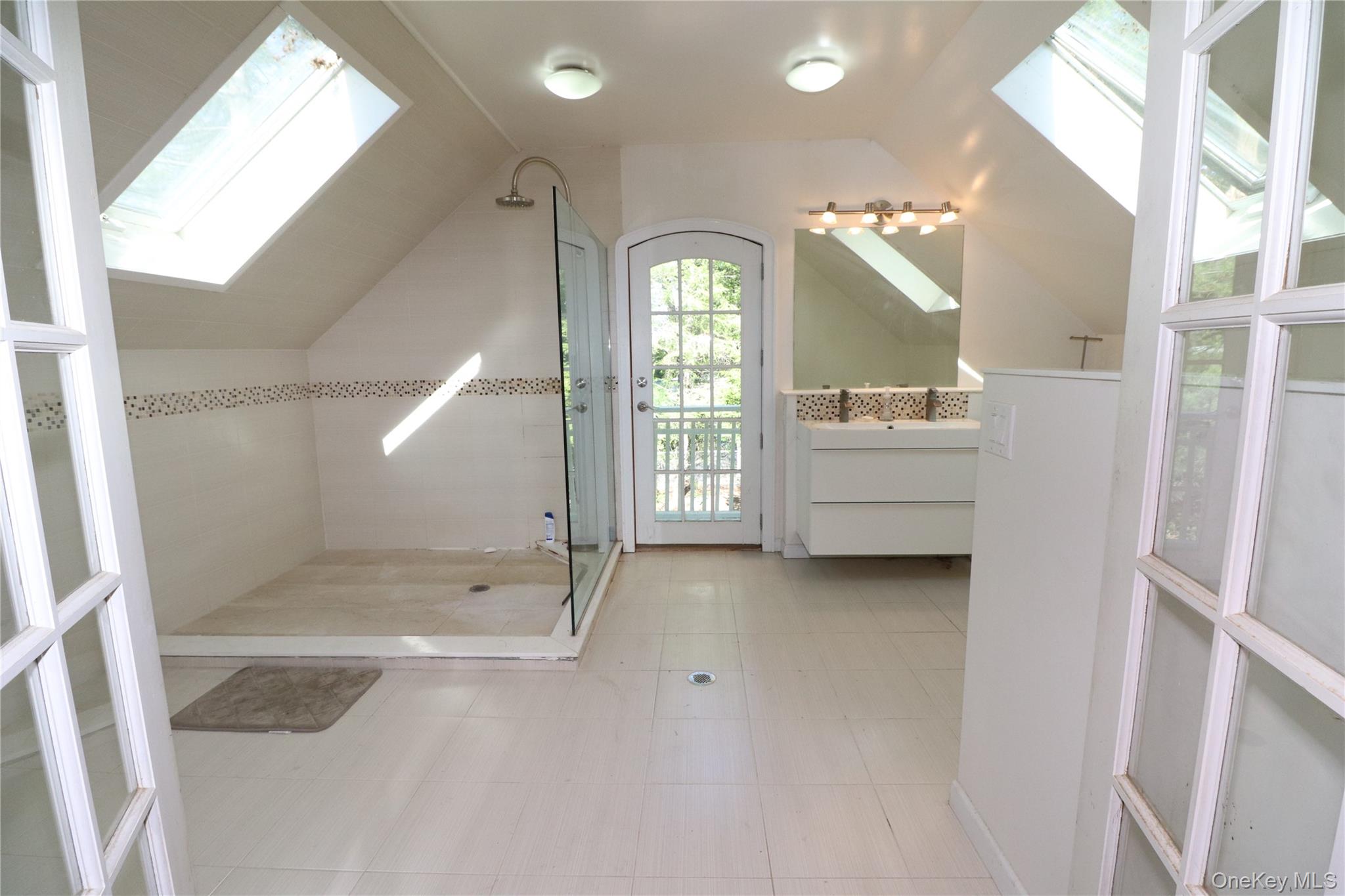 2027 Oakland Avenue Property Photo 28