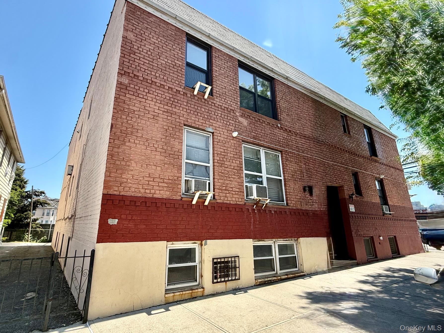 41-53 68 Street Property Photo 11