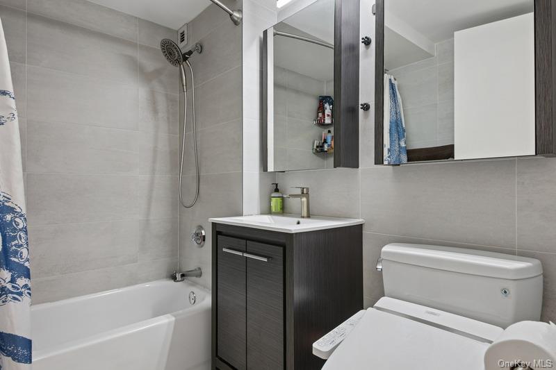 4-74 48th Avenue Ph1h Property Photo 9