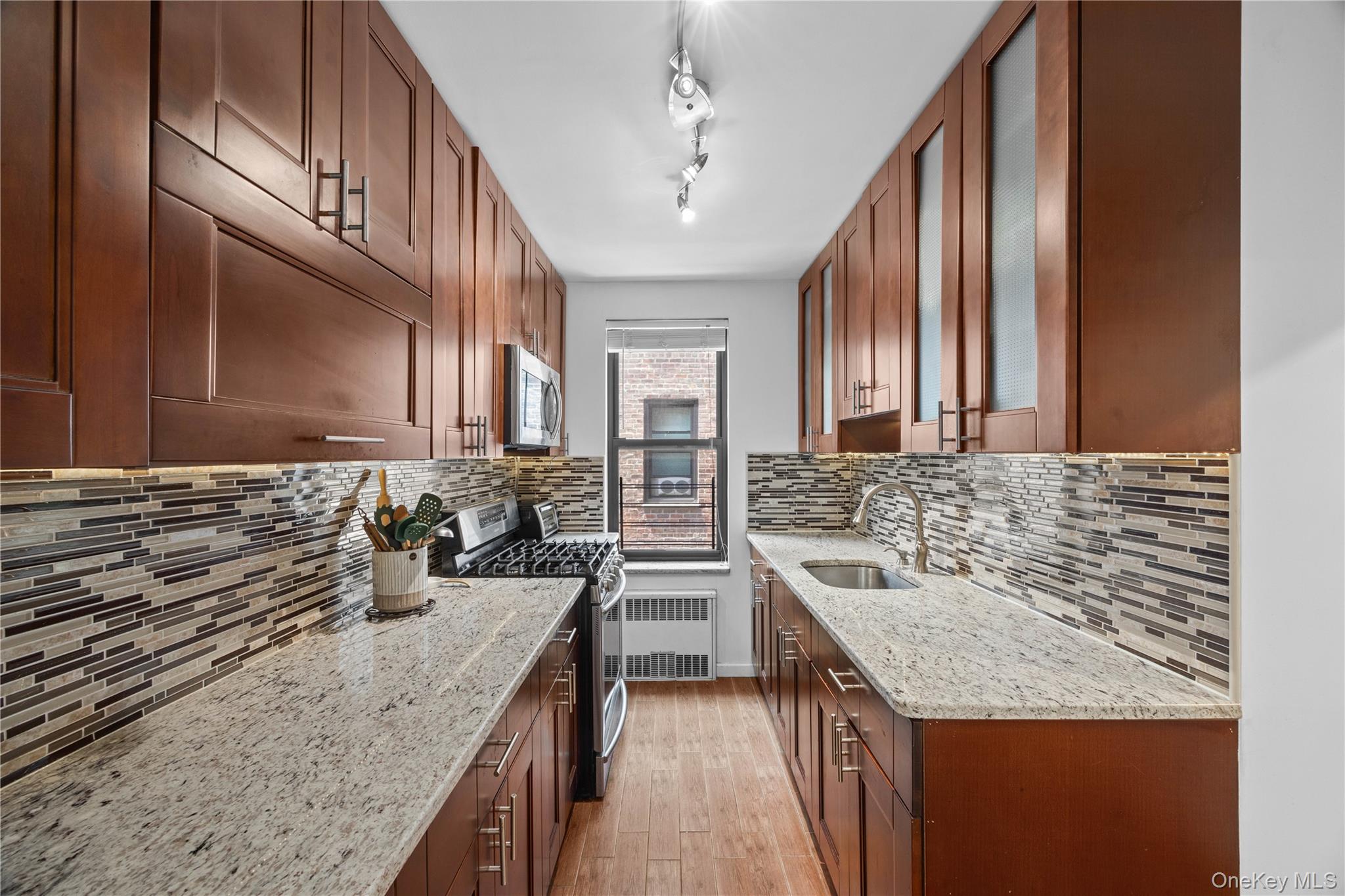 83-20 98 Street 4e Property Photo 14