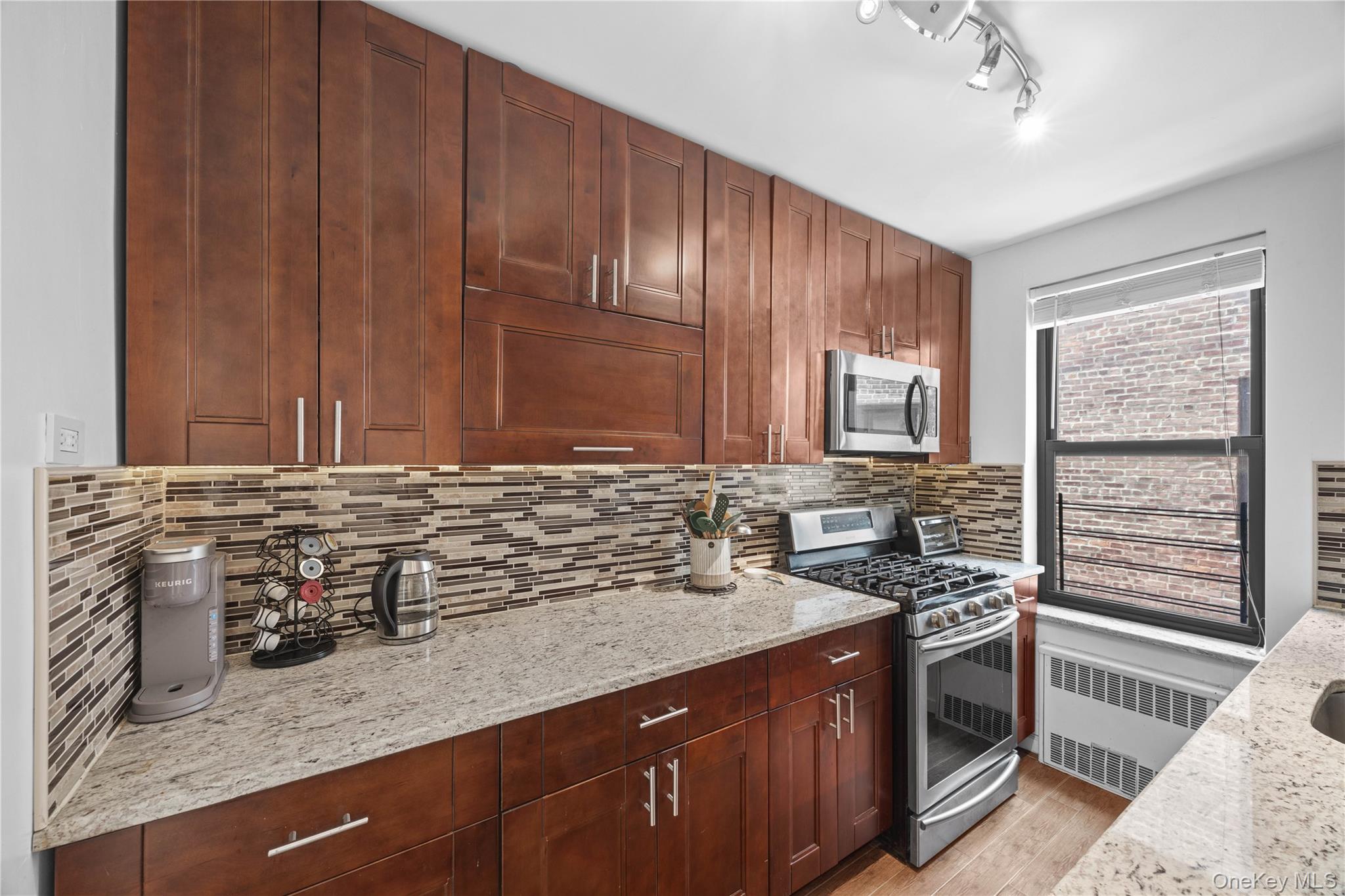 83-20 98 Street 4e Property Photo 16