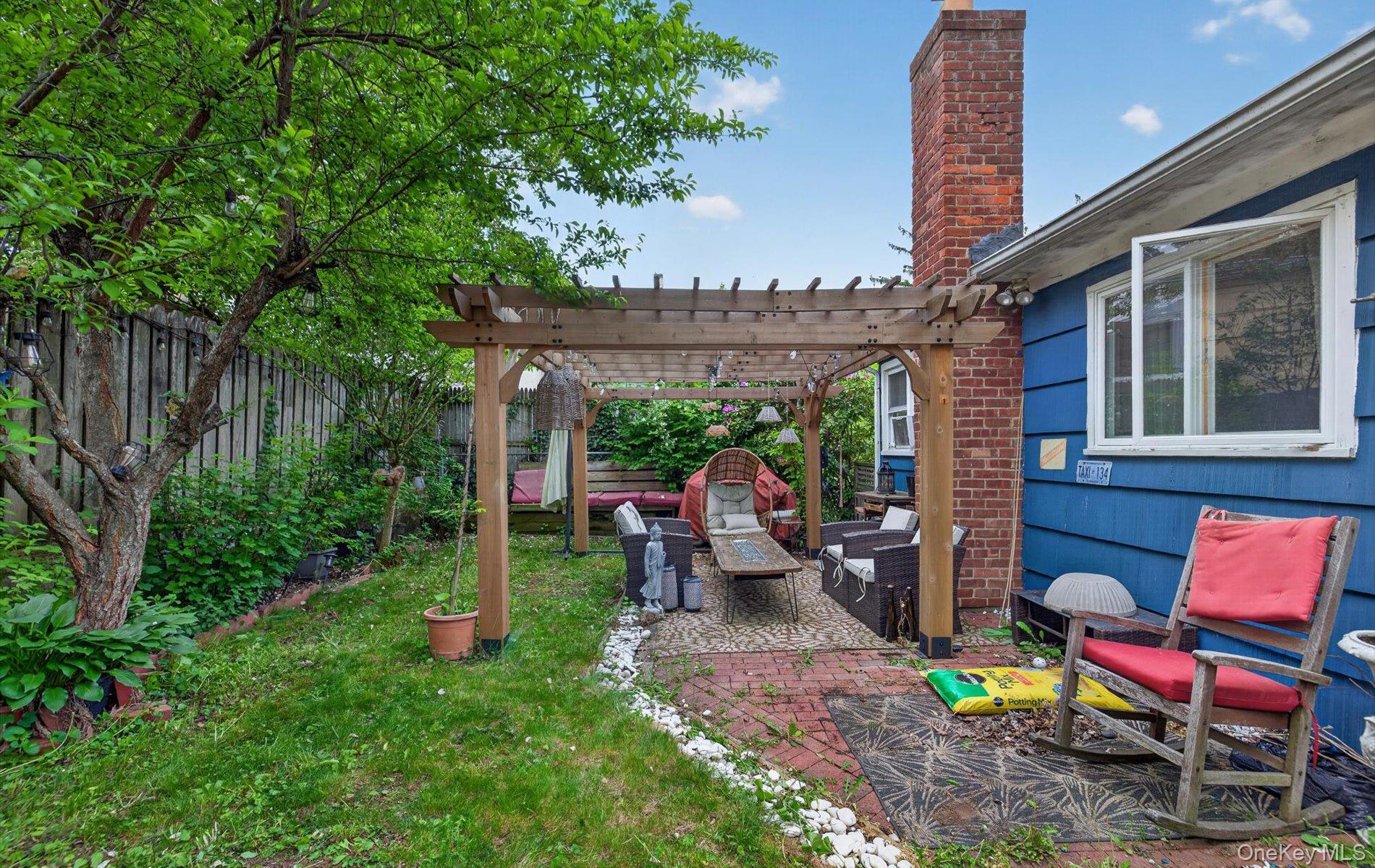 24814 Depew Avenue Property Photo 4