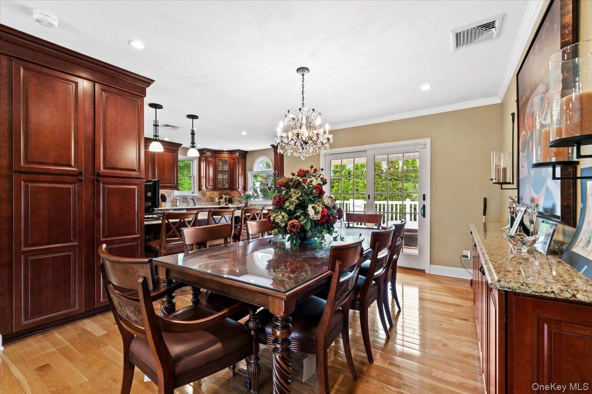 56 Middle Lane Property Photo 10