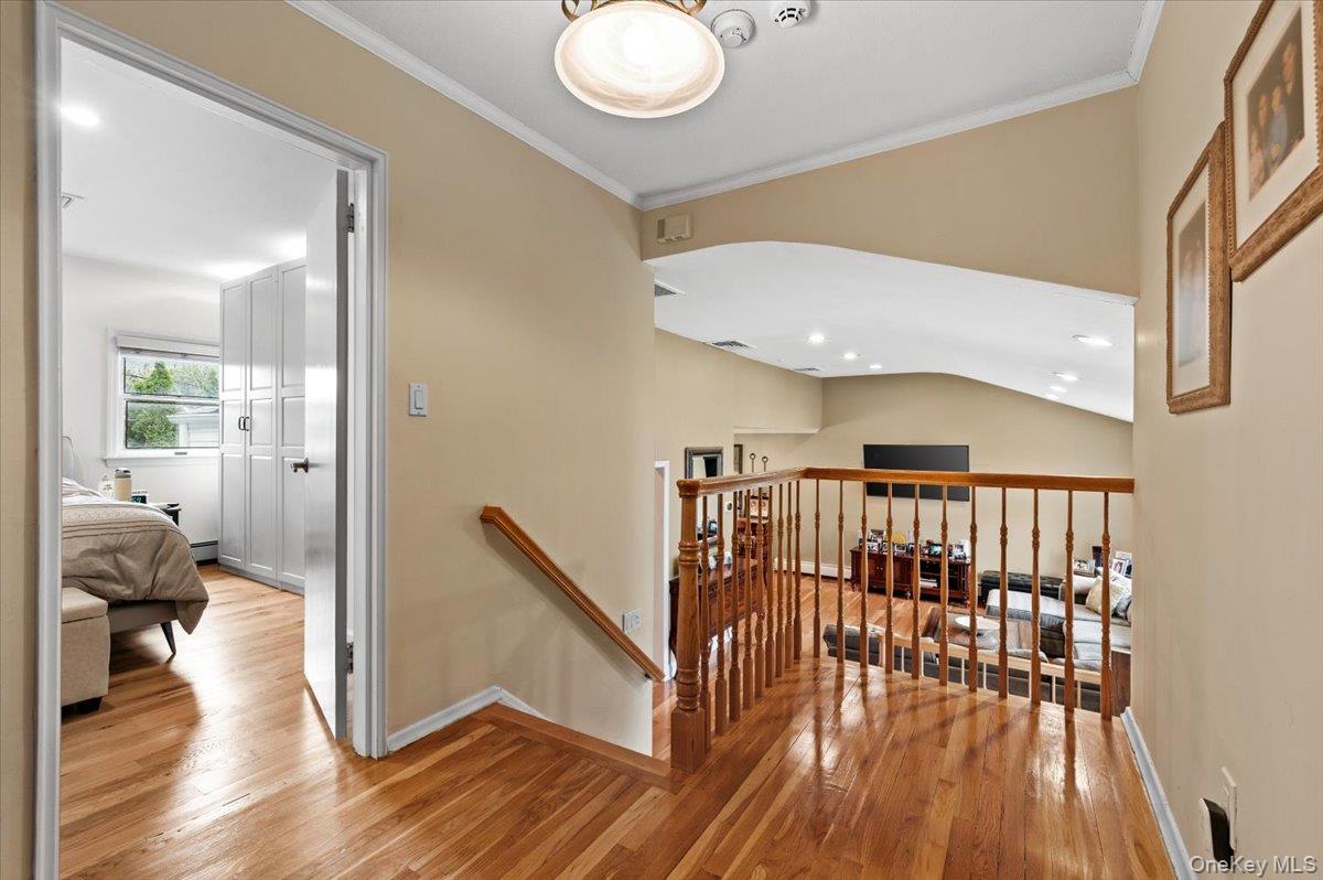 56 Middle Lane Property Photo 14