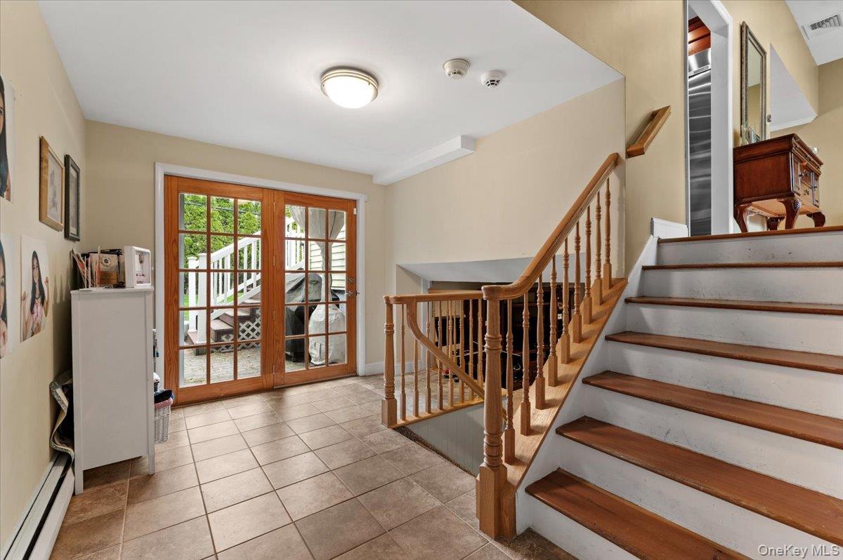 56 Middle Lane Property Photo 22