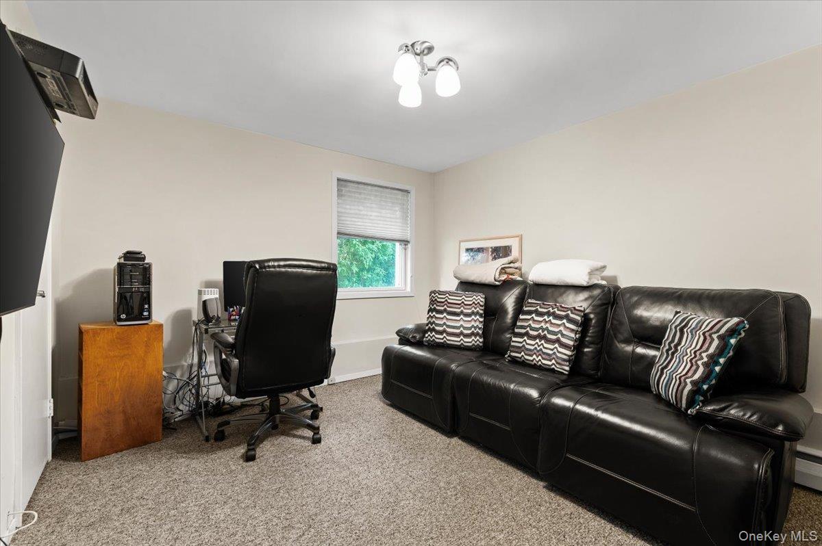 56 Middle Lane Property Photo 23