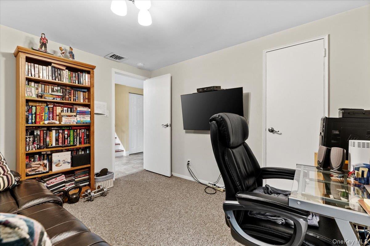 56 Middle Lane Property Photo 24