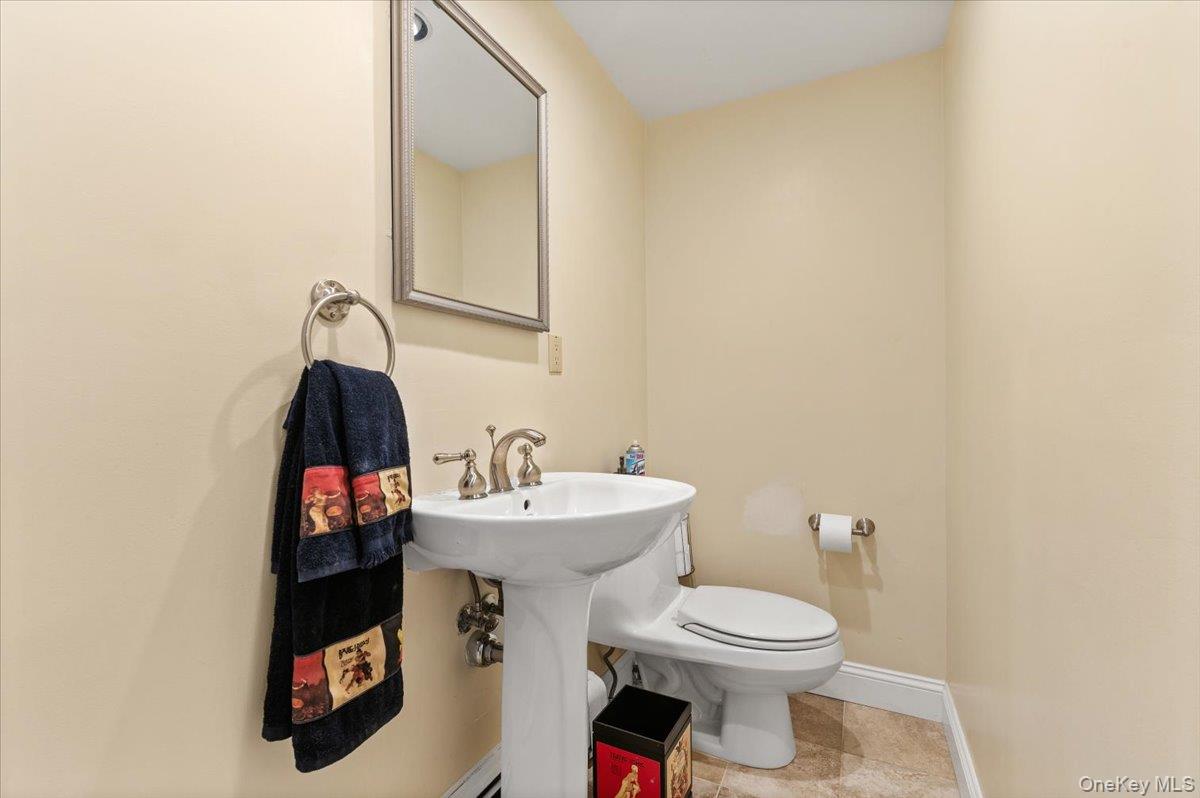 56 Middle Lane Property Photo 25