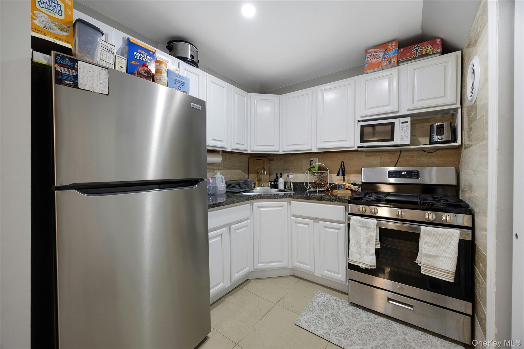920 Union Avenue A Property Photo 10
