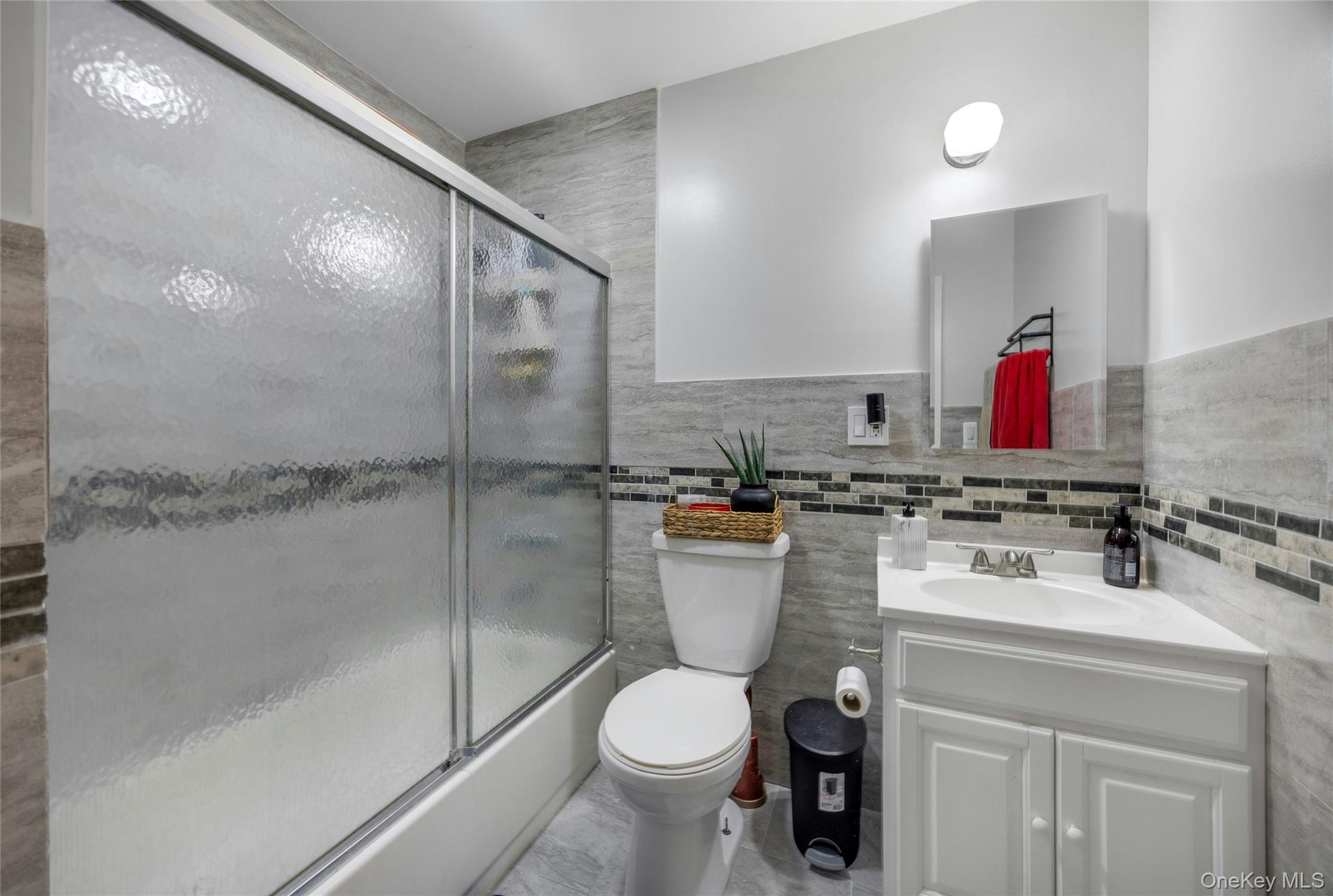 920 Union Avenue A Property Photo 17