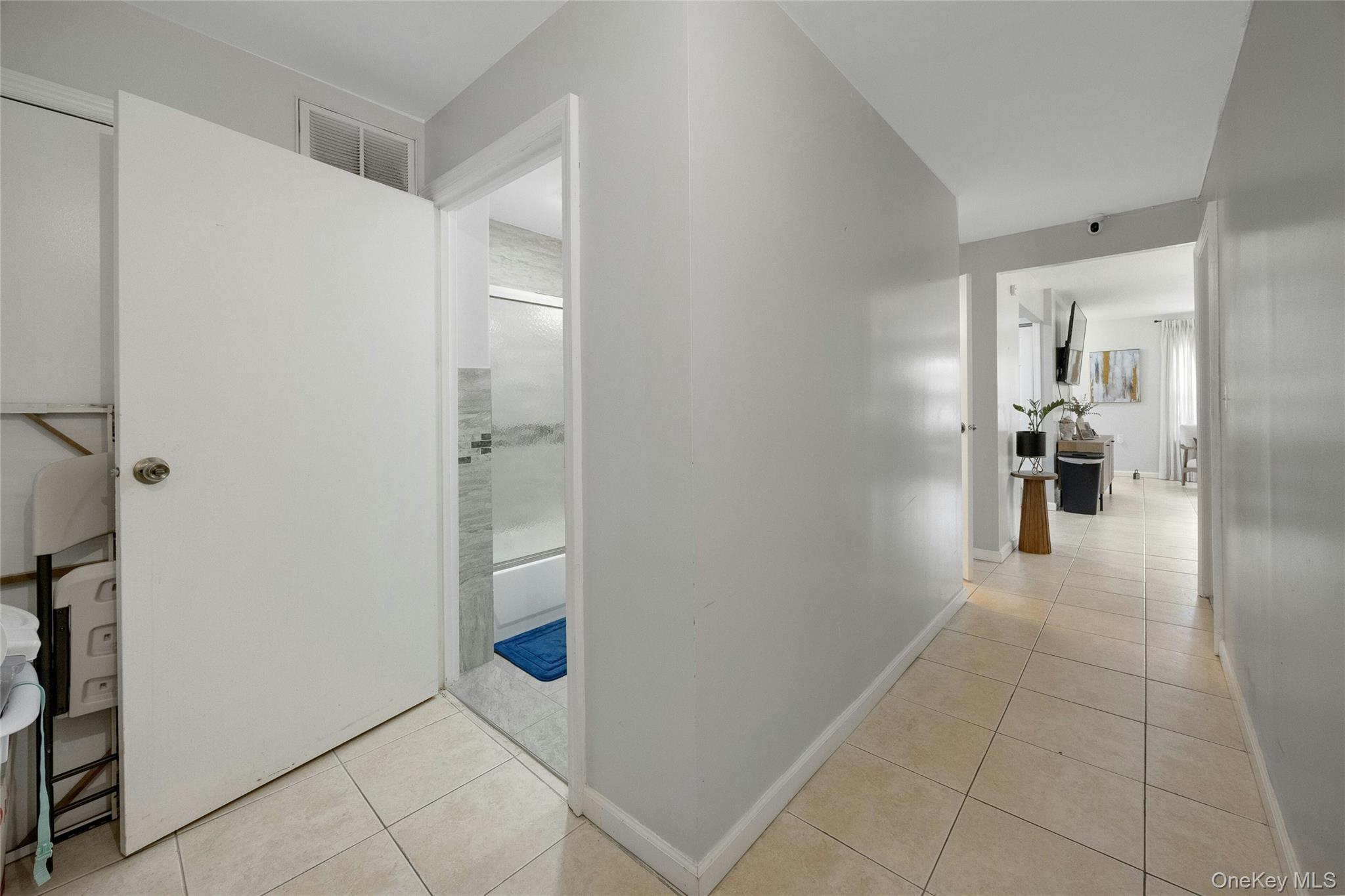 920 Union Avenue A Property Photo 18