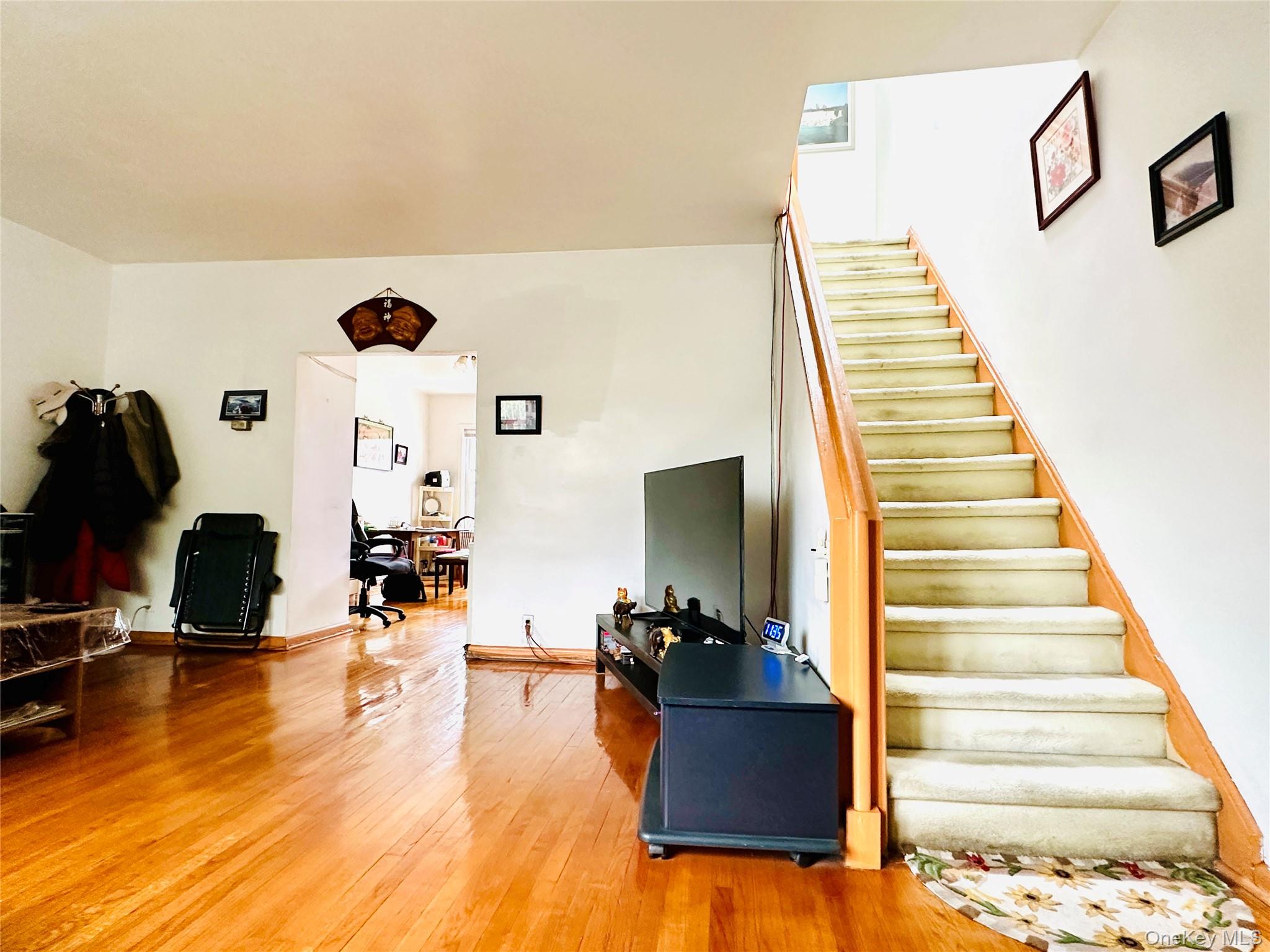 33-33 72nd Street Property Photo 6