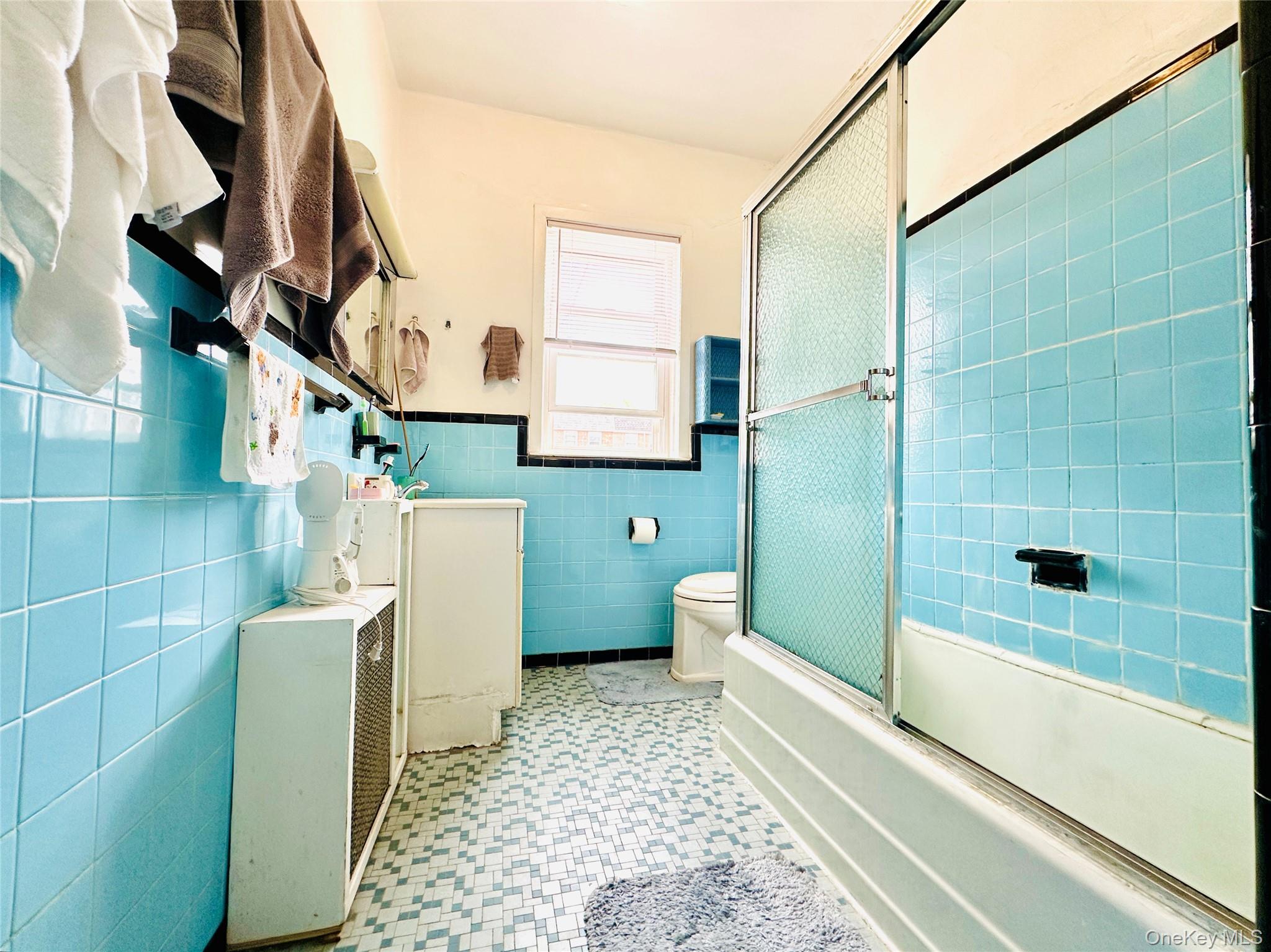33-33 72nd Street Property Photo 12