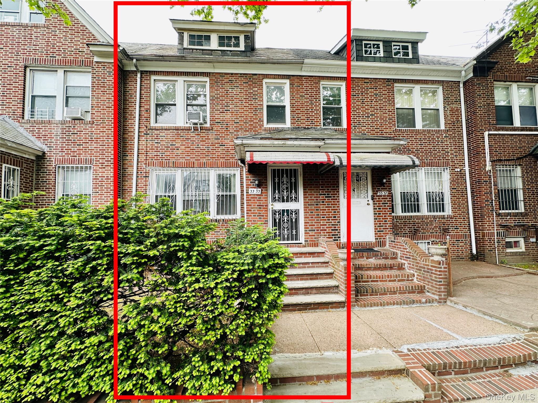 33-33 72nd Street Property Photo 20