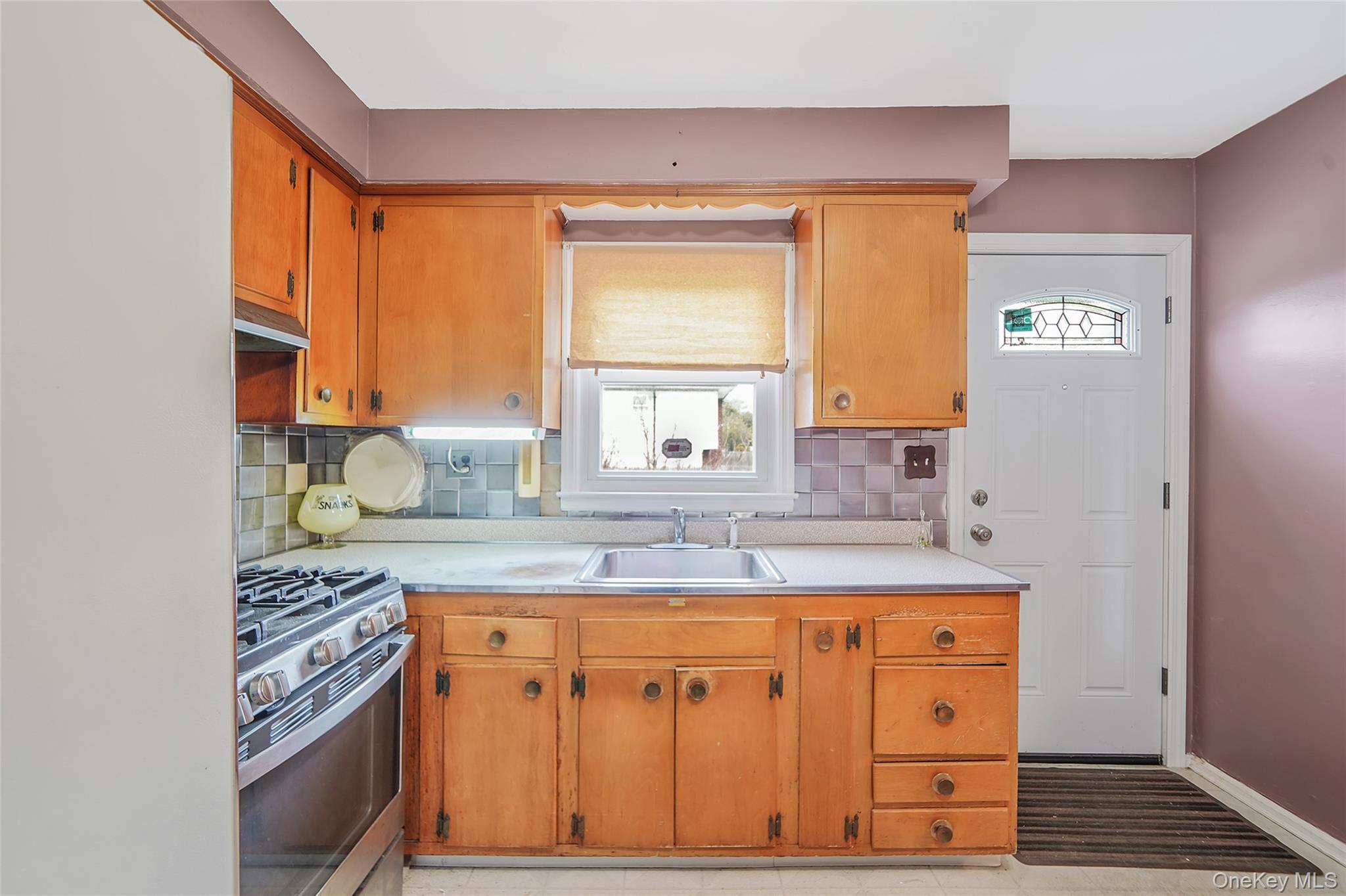 75 Barnum Street Property Photo 9