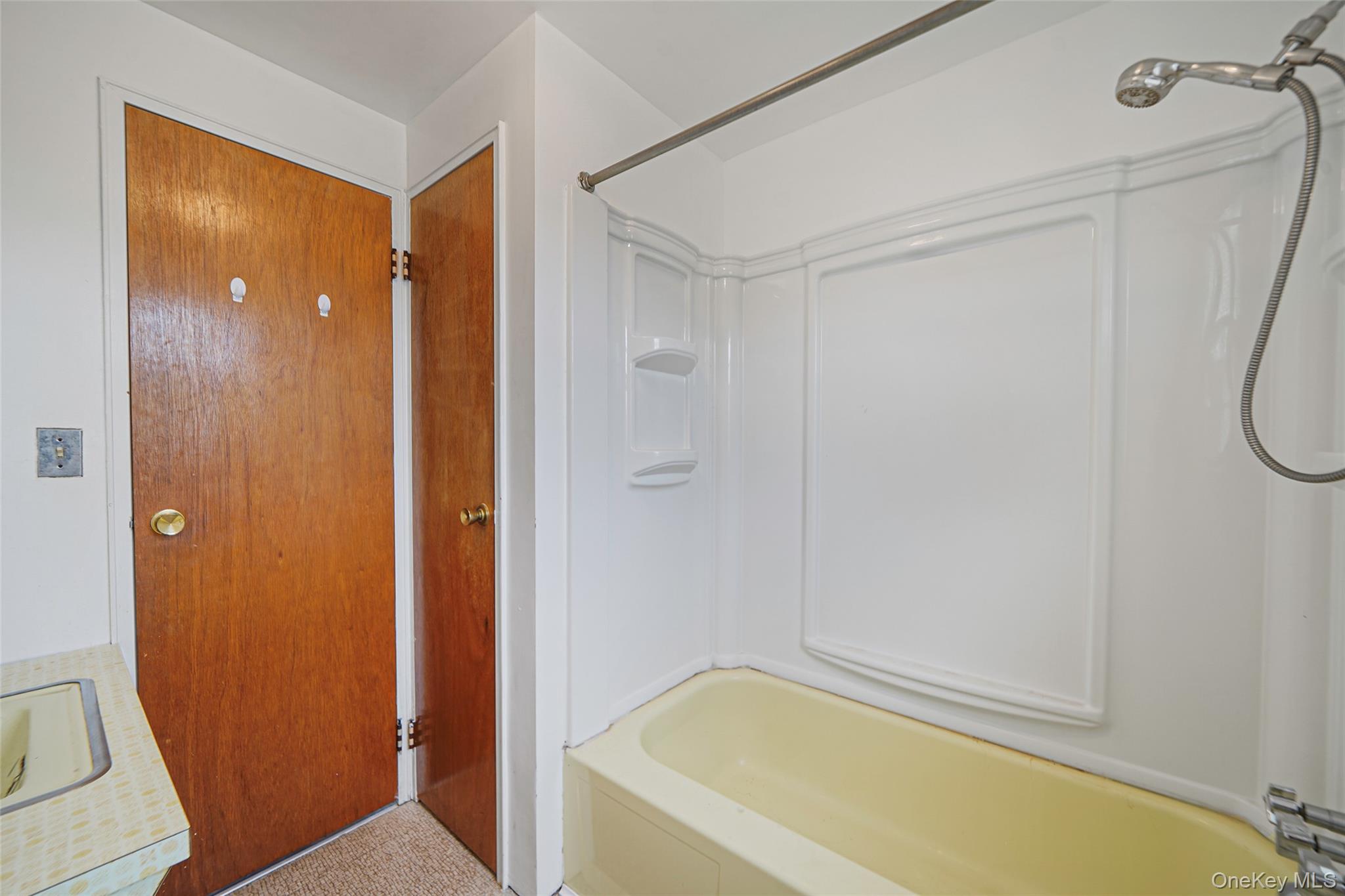 75 Barnum Street Property Photo 21