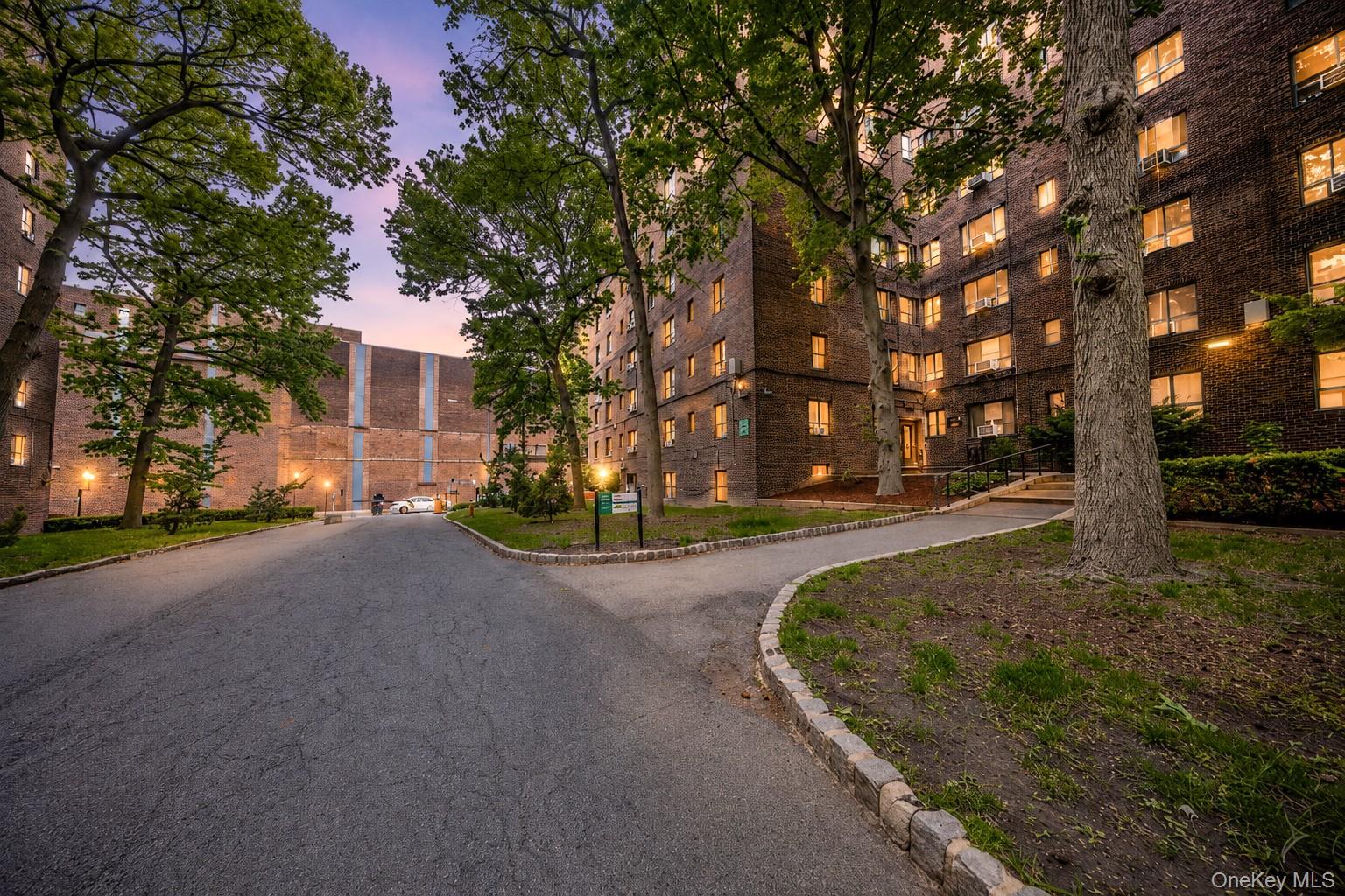 1450 Parkchester Road 4E Property Photo 1