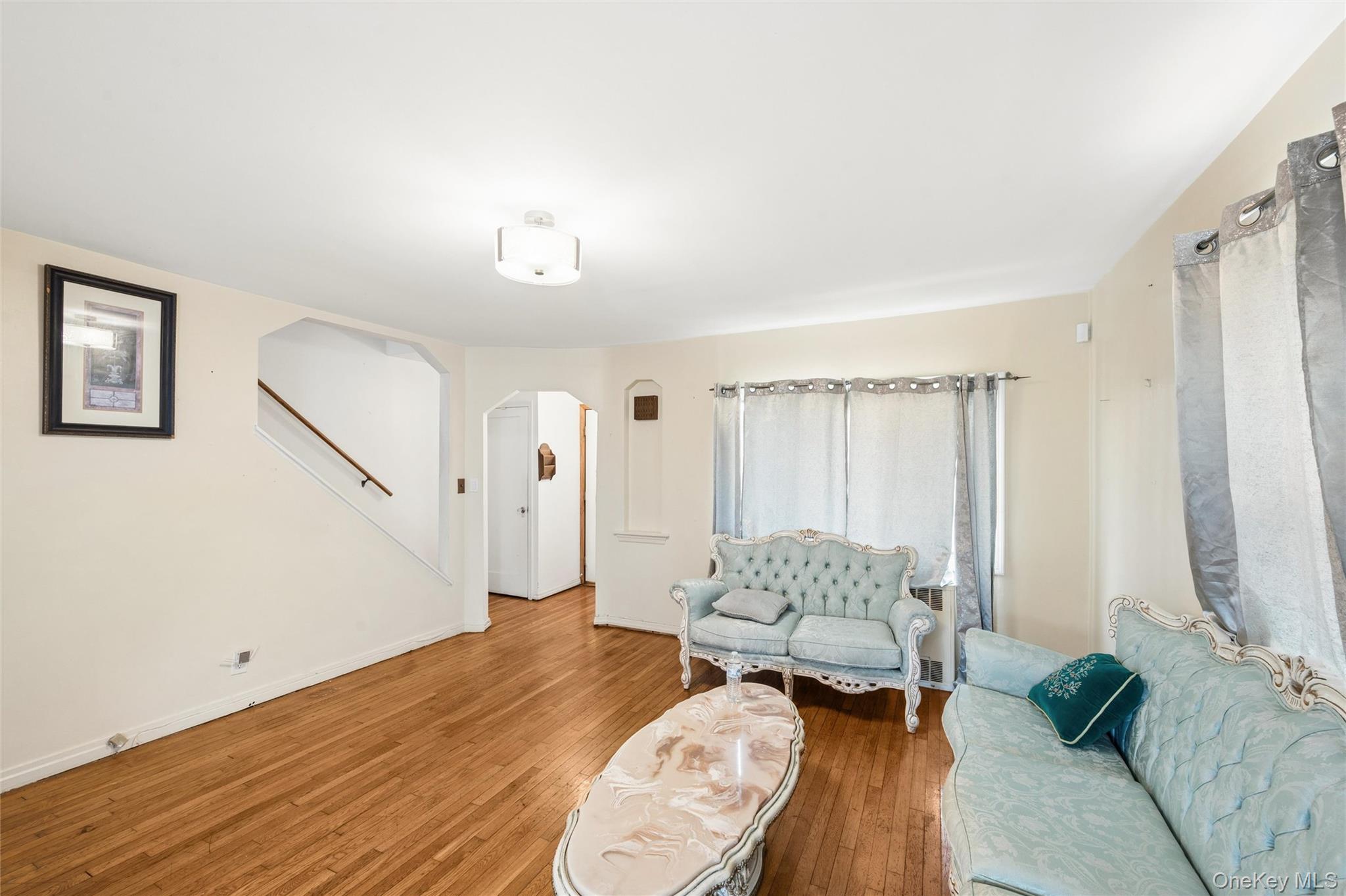 1043 Thomas Avenue Property Photo 3