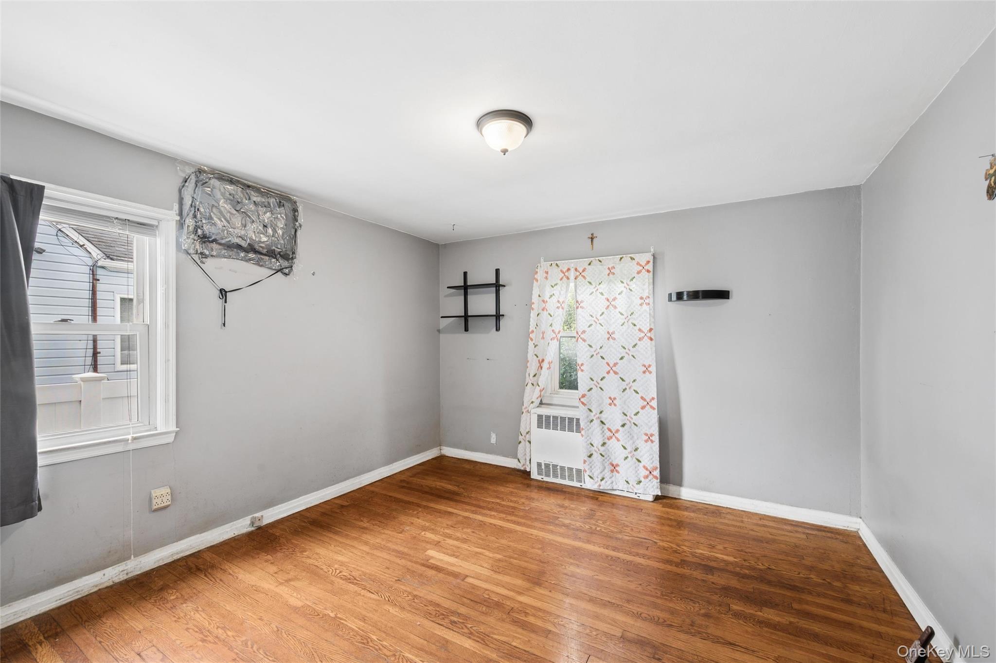 1043 Thomas Avenue Property Photo 8