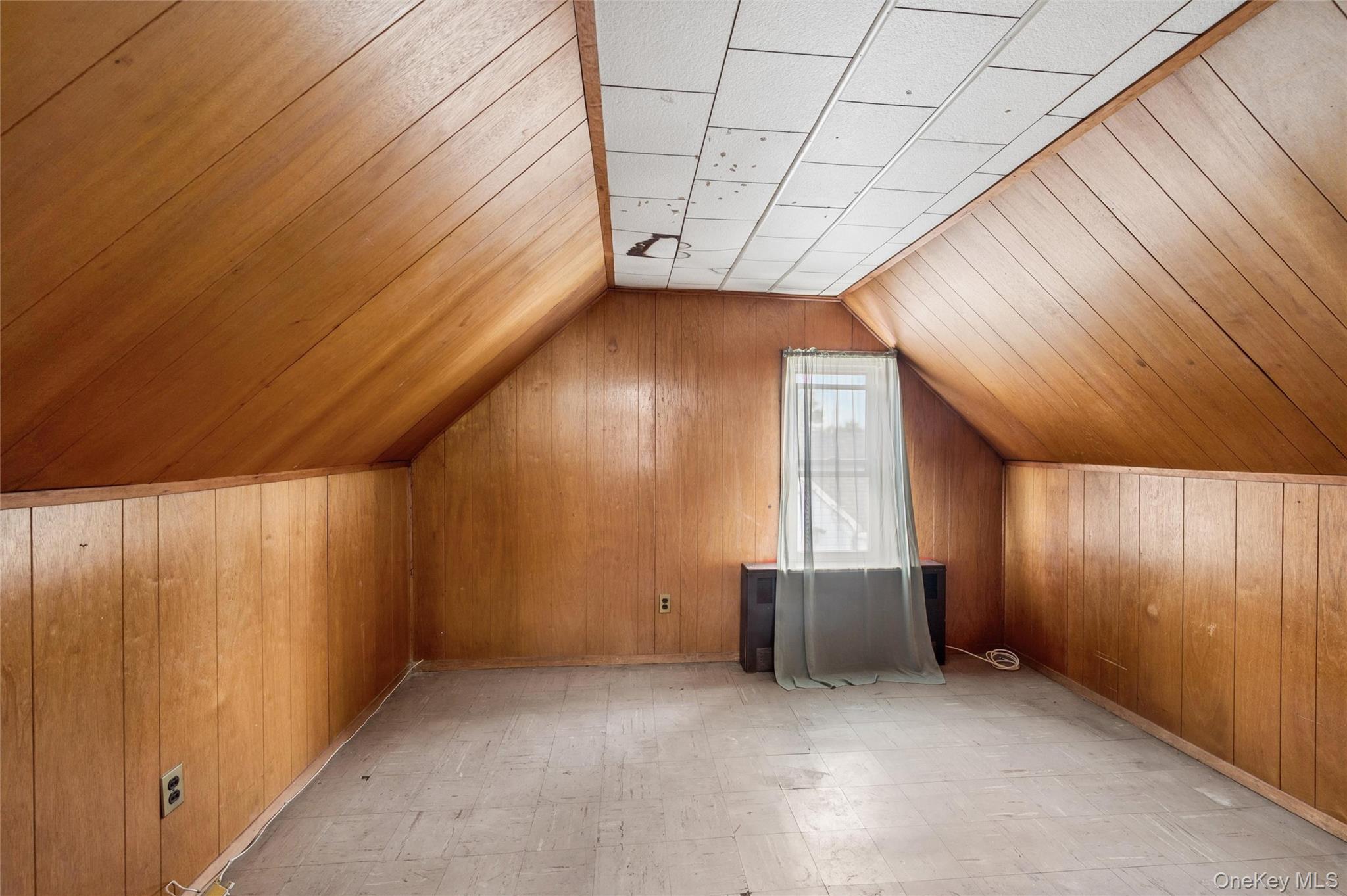 1043 Thomas Avenue Property Photo 14