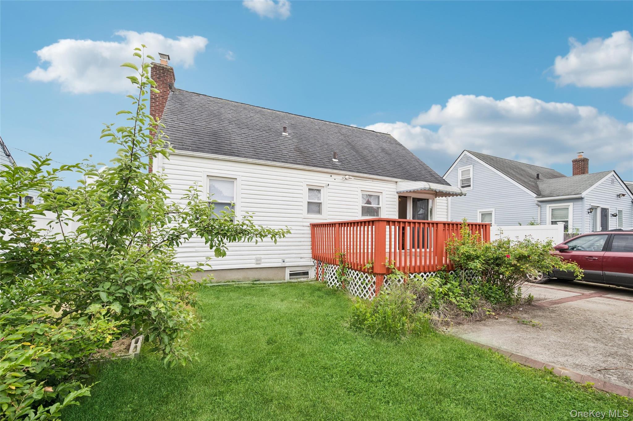 1043 Thomas Avenue Property Photo 18