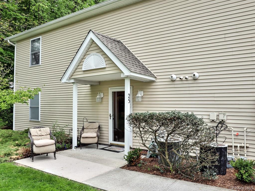 25 Village Cove Property Photo 1