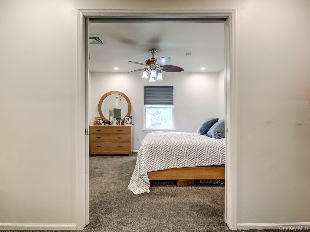 25 Village Cove Property Photo 14