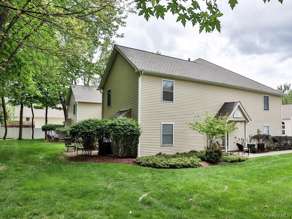25 Village Cove Property Photo 18